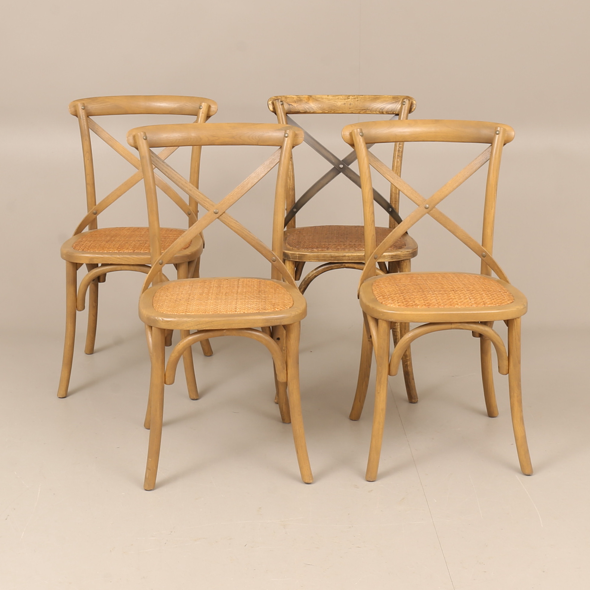 STOLAR, 4 stycken, trä och metall med rottingsits, samtida.