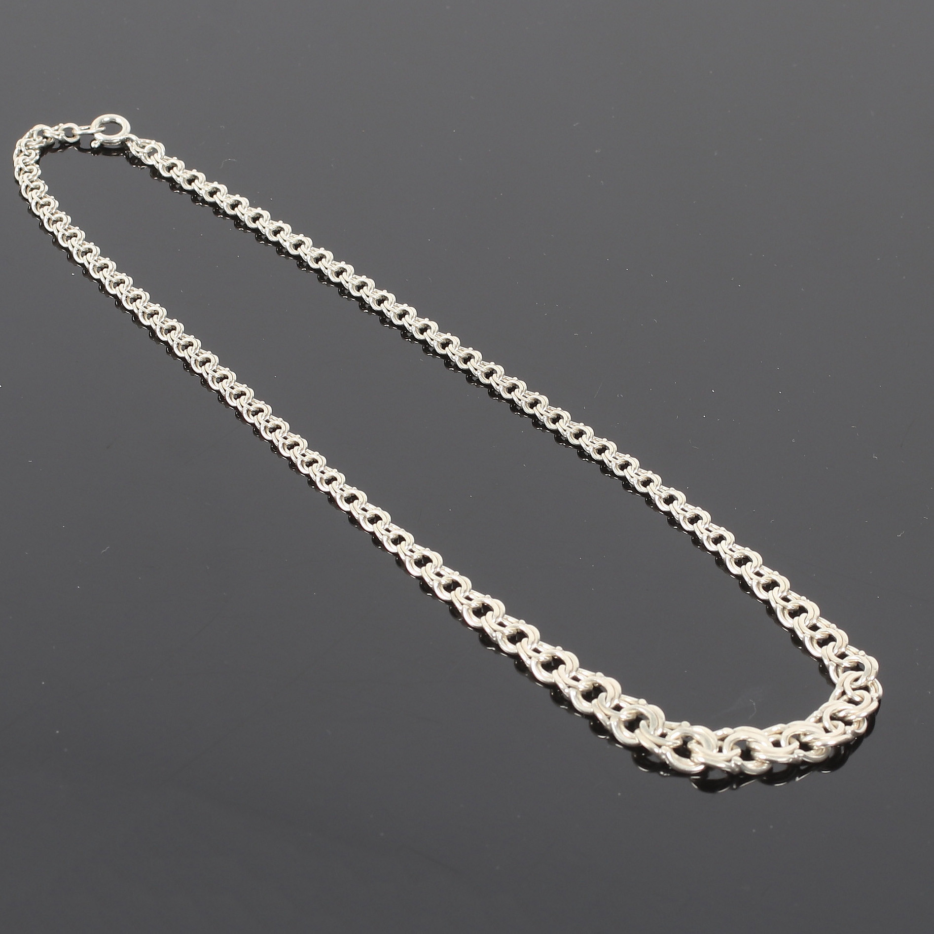 (6C04) COLLIER, Sterling silver, doserad "bismarcklänk", 1900-tal.