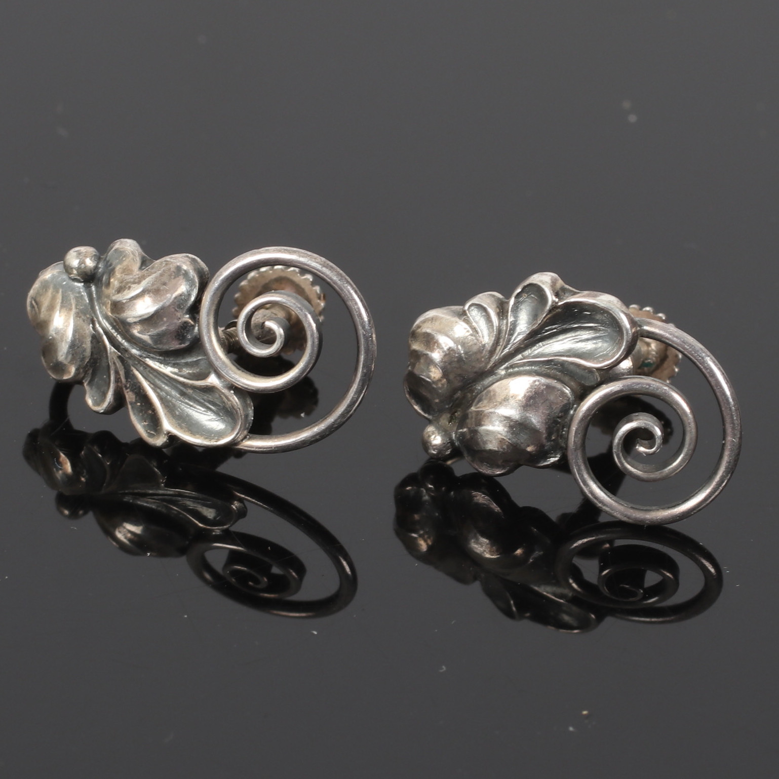 (6C08) ÖRHÄNGEN, ett par, silver, Gustav Dahlberg & Co. Malmö. 1900-tal.