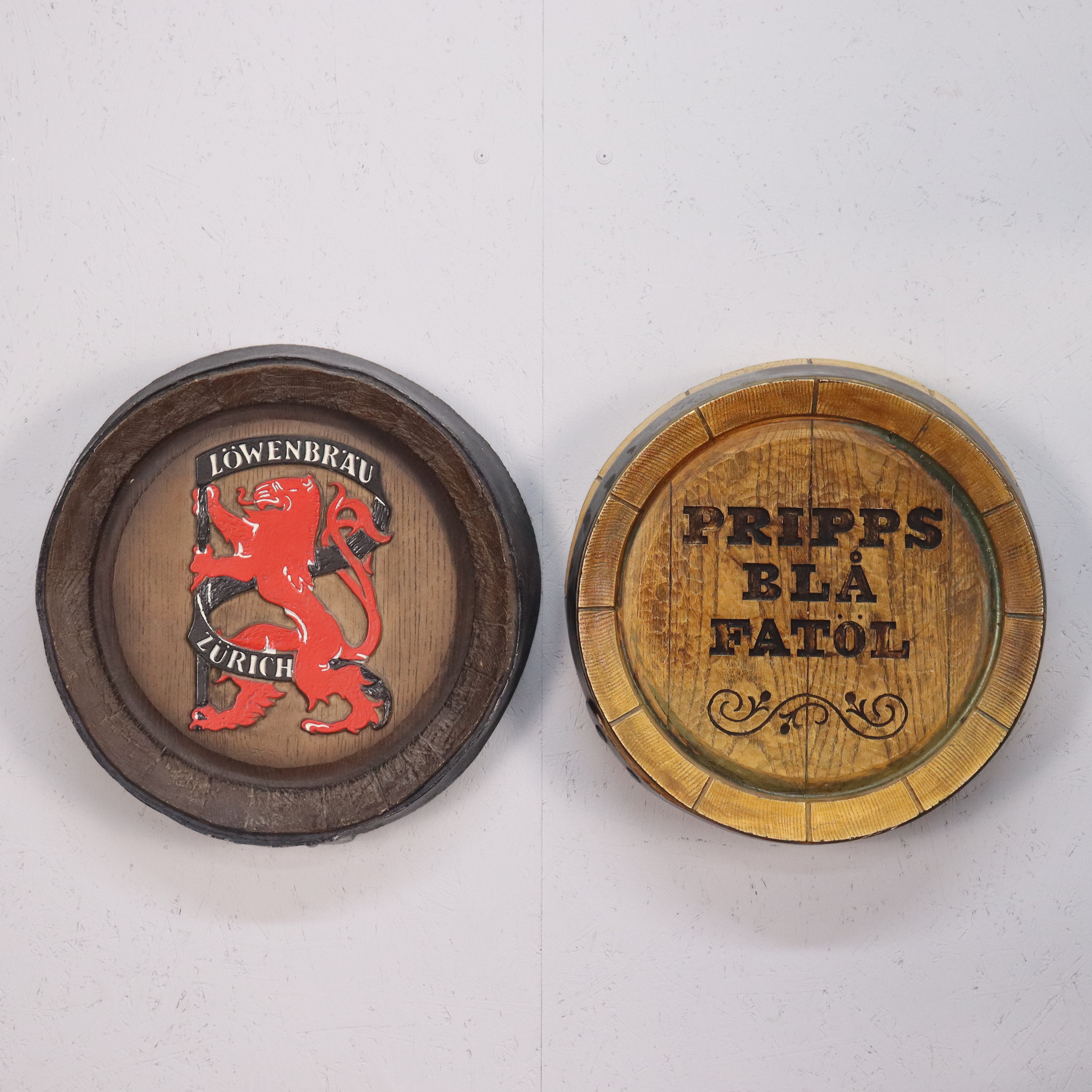 ÖLREKLAM, Löwenbräu och Pripps Blå Fatöl, 2 st.