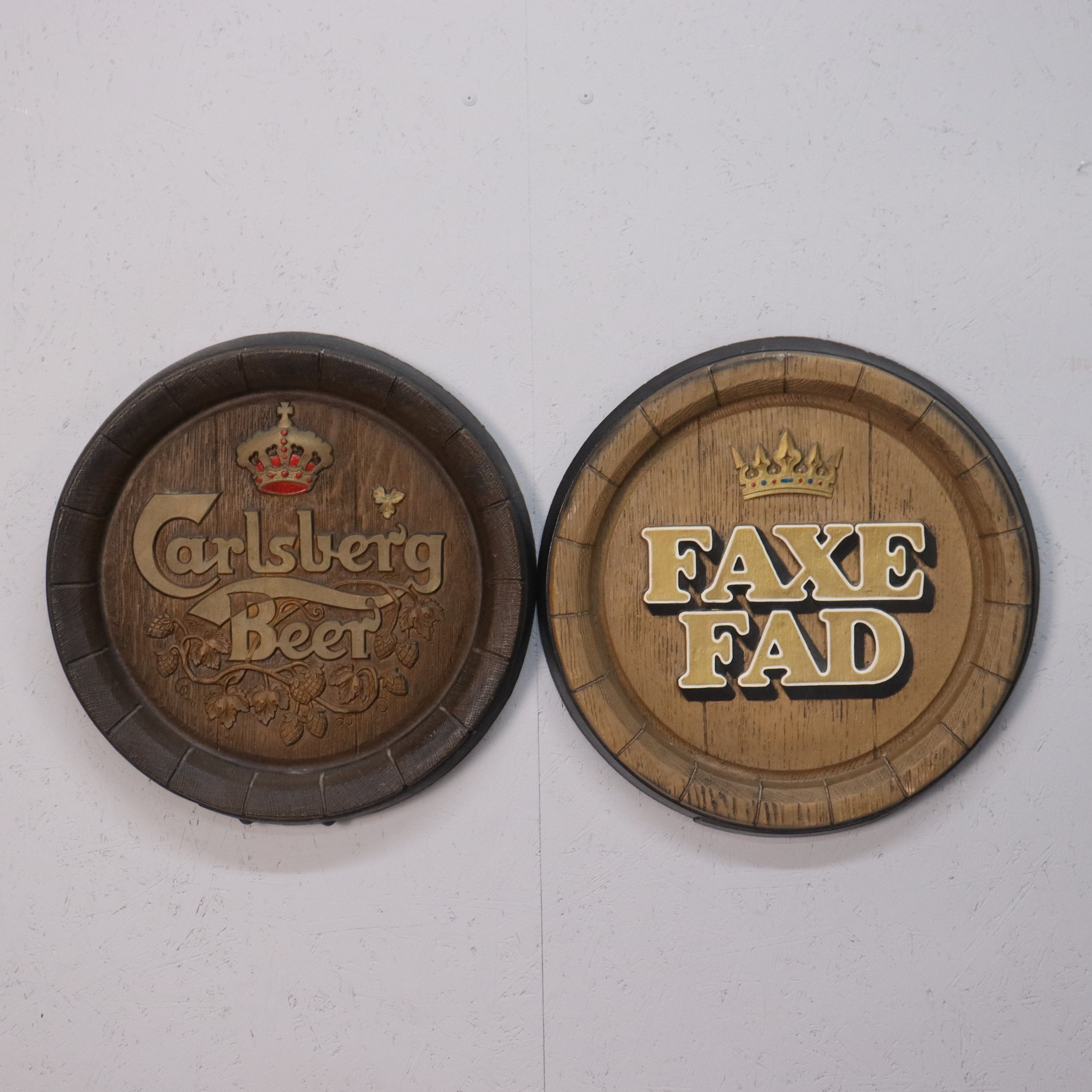 ÖLREKLAM, Carlsberg och Faxe Fad, 2 st.