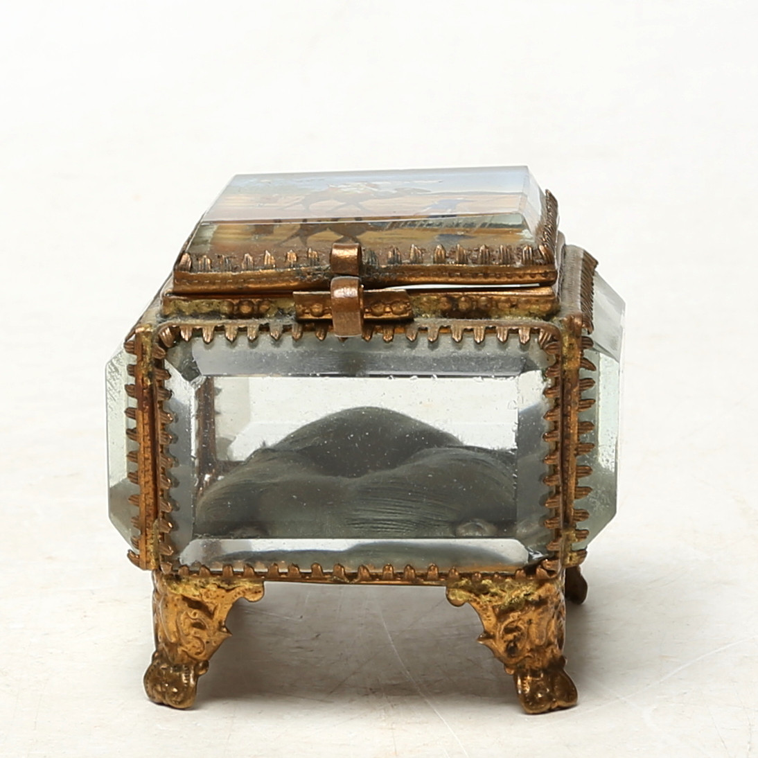 SMYCKESGÖMMA, glas/metall, målat orientaliskt motiv.