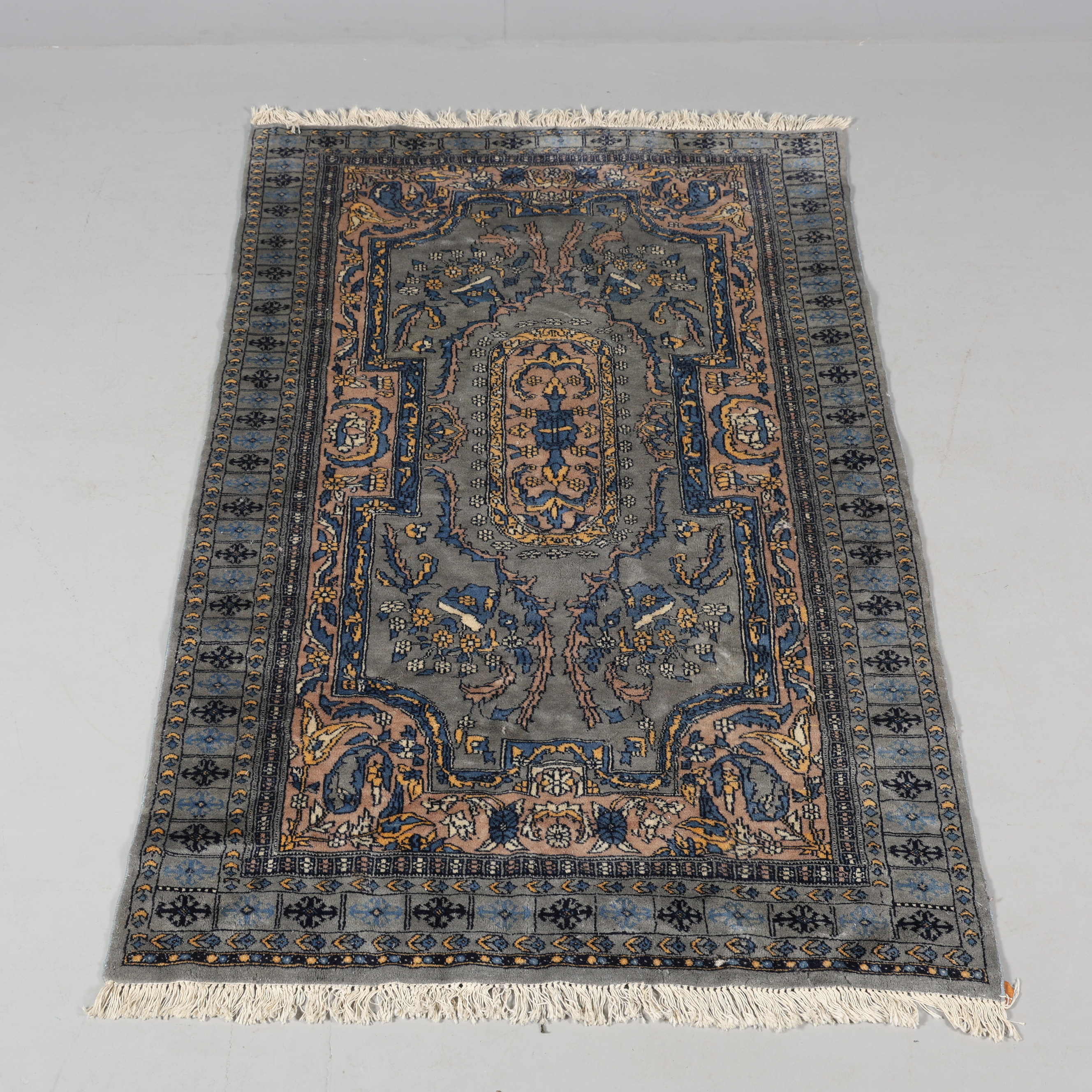 MATTA, handknuten, orientalisk, 124x195 cm.