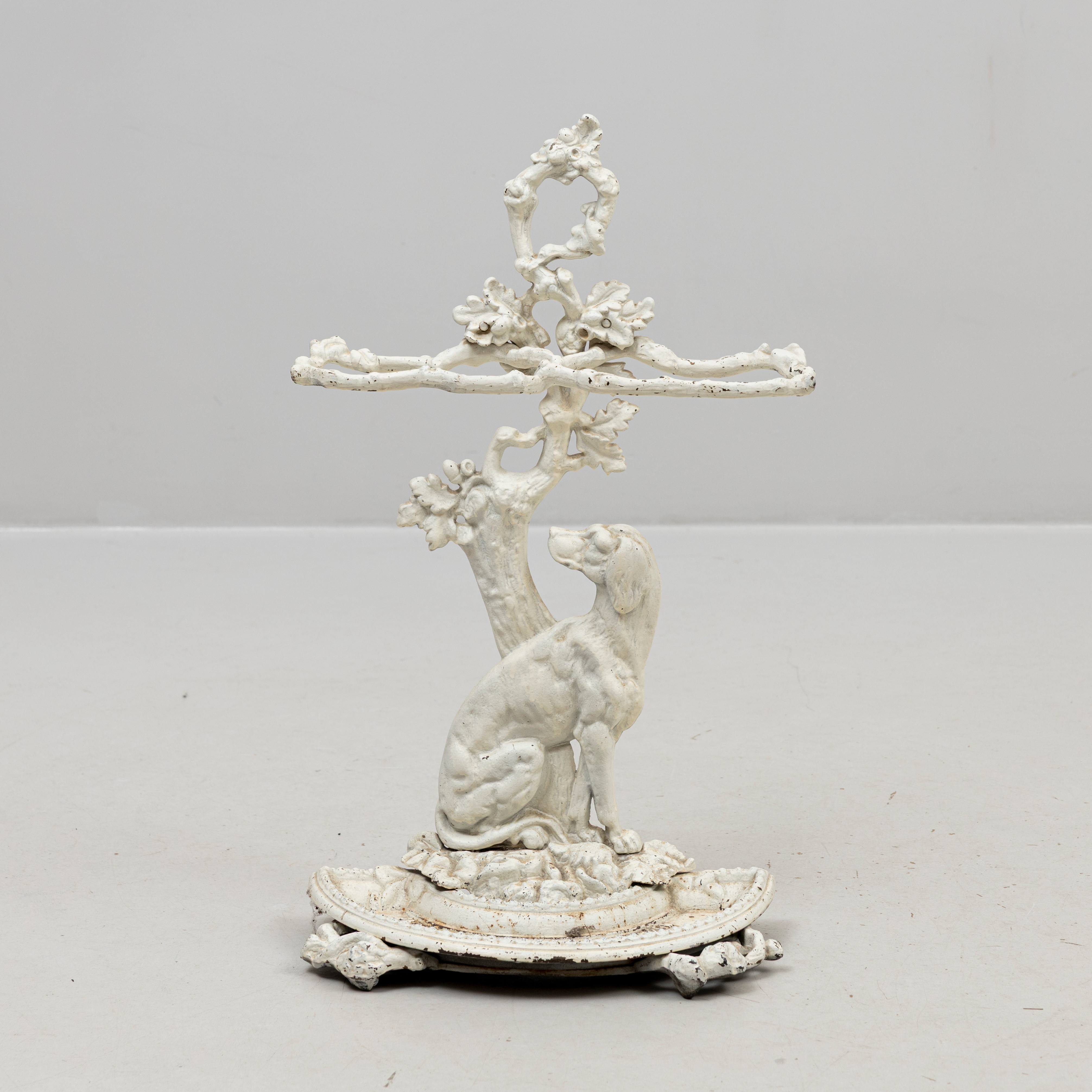 PARAPLYSTÄLL, J & C:C Bolinder, Stockholm, modell No. 7, gjutjärn, dekor i form av hund, 1800/1900-tal.