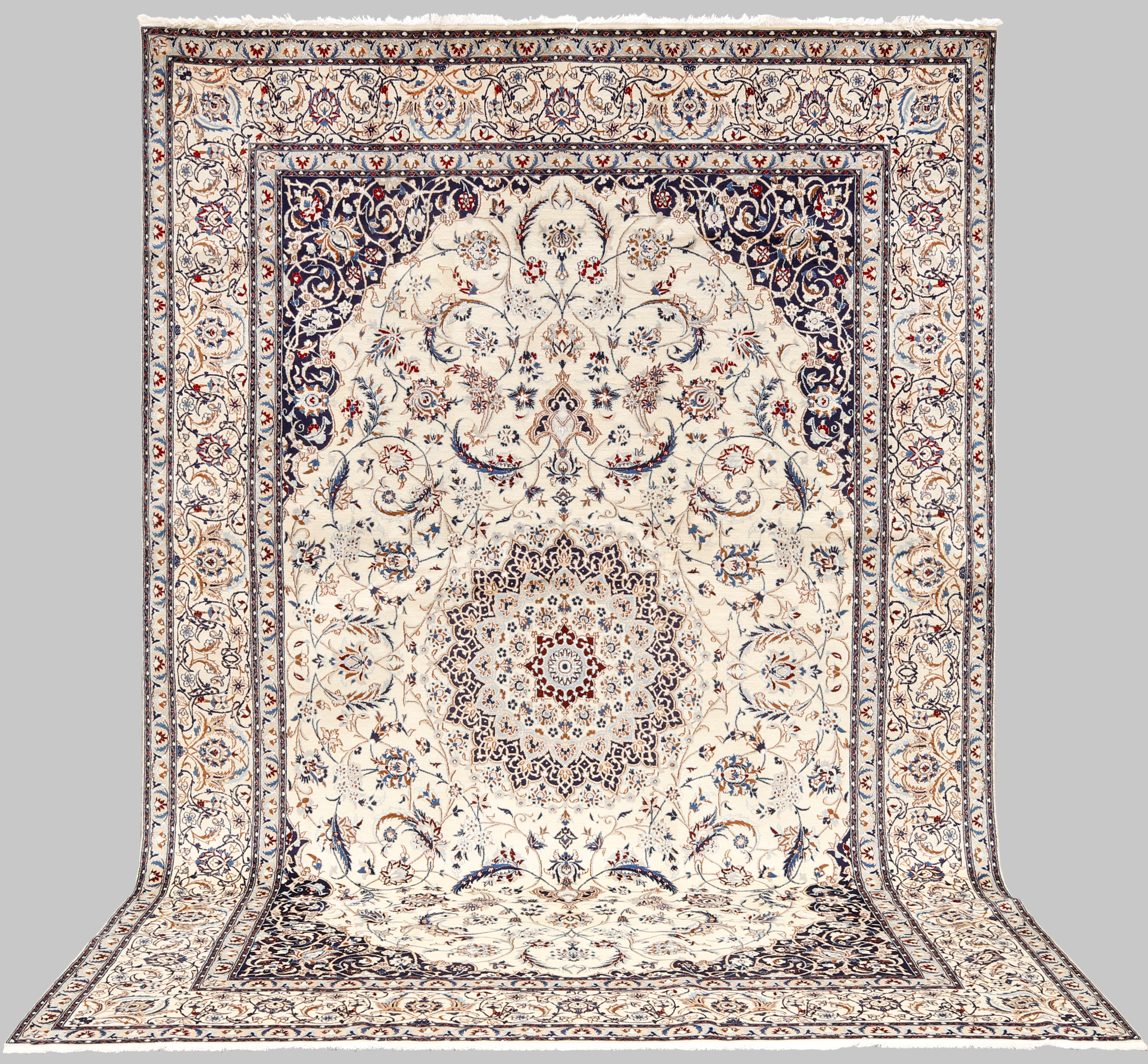 MATTA. Nain s.k 9 LAA med silkesinslag, ca 500.000 knutar/kvm, 380 x 264 cm.