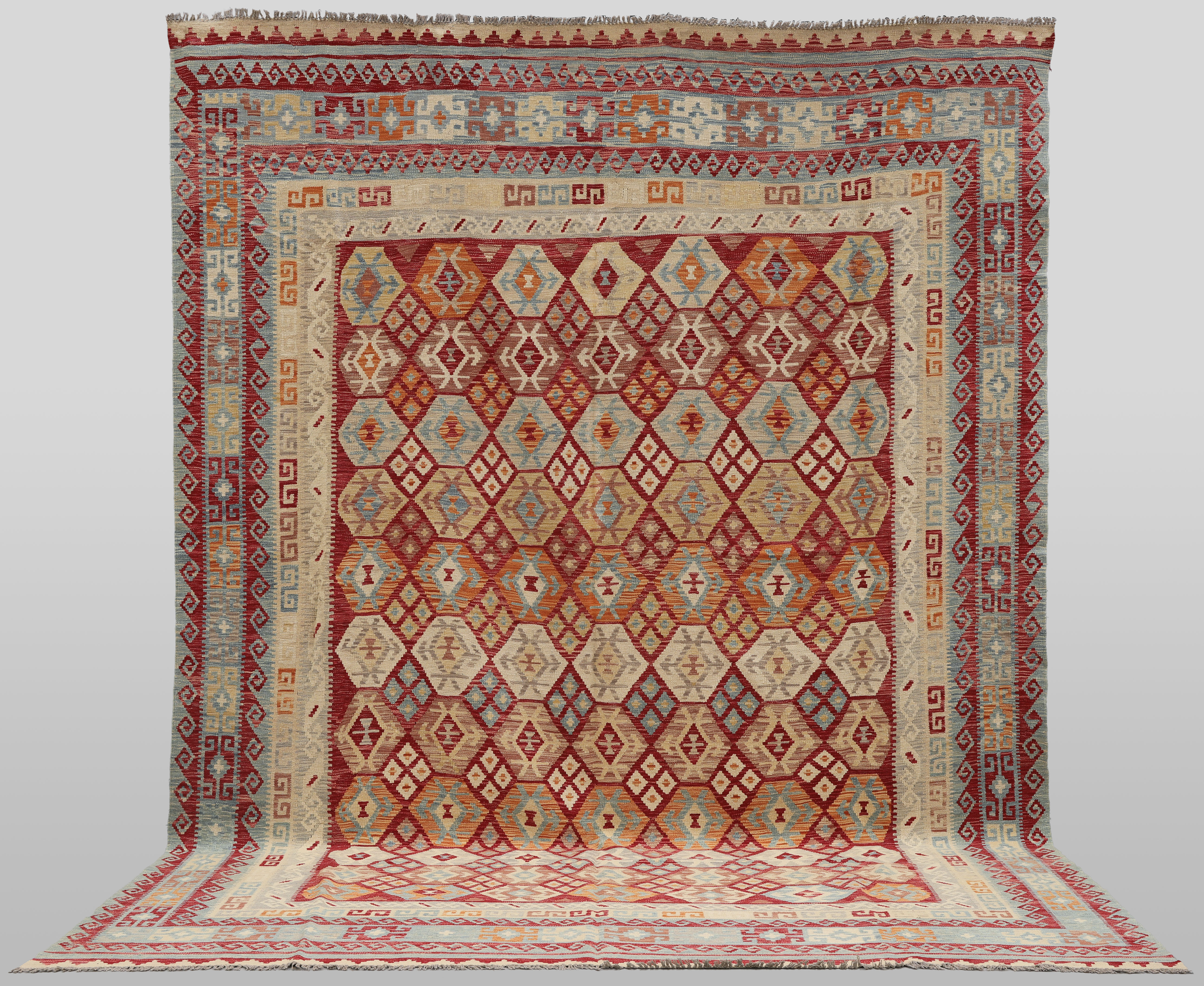 MATTA. Kelim klassisk design, 407 x 292 cm.