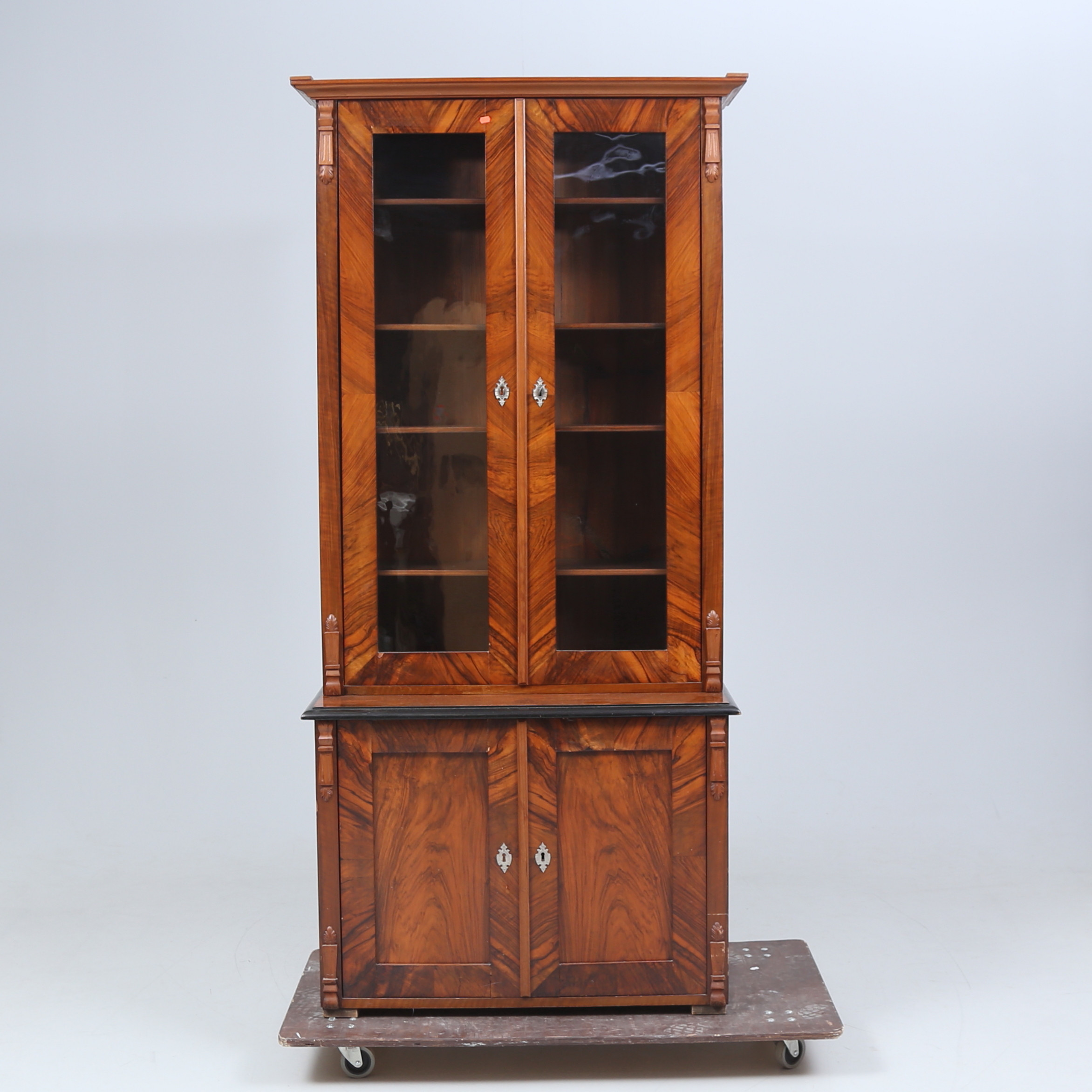 BOKSKÅP, nyrenässans, 1800-tal.