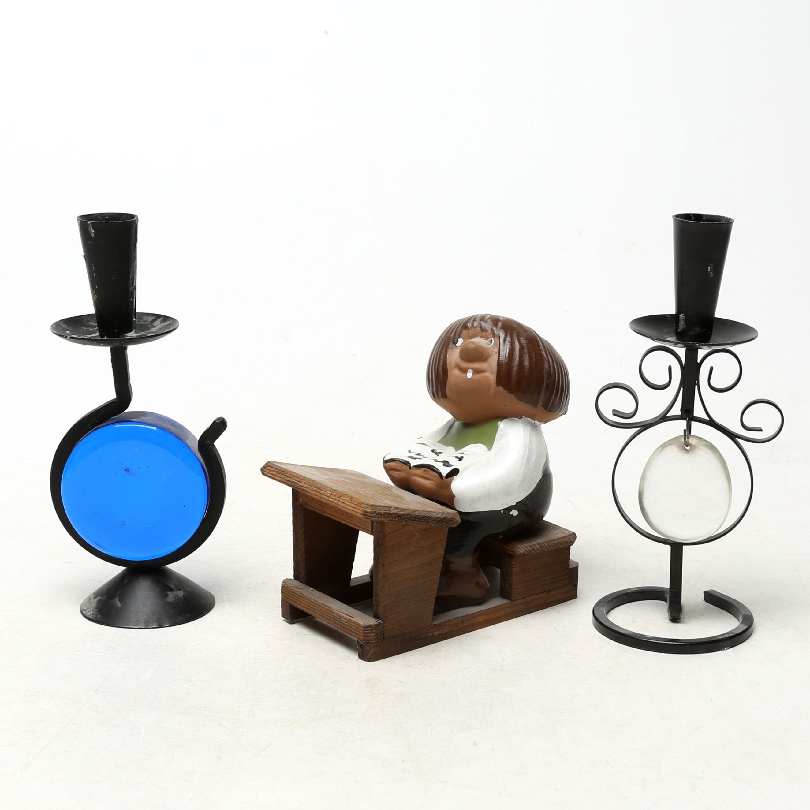 LJUSSTAKAR 2 st, och TROLL, metall/glas/keramik/trä.