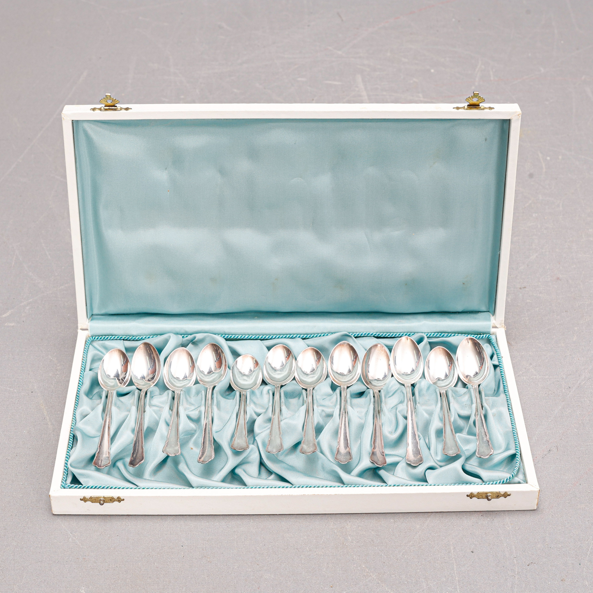 Skedar, 12 stycken, silver, 113,69 gram, stämplade.