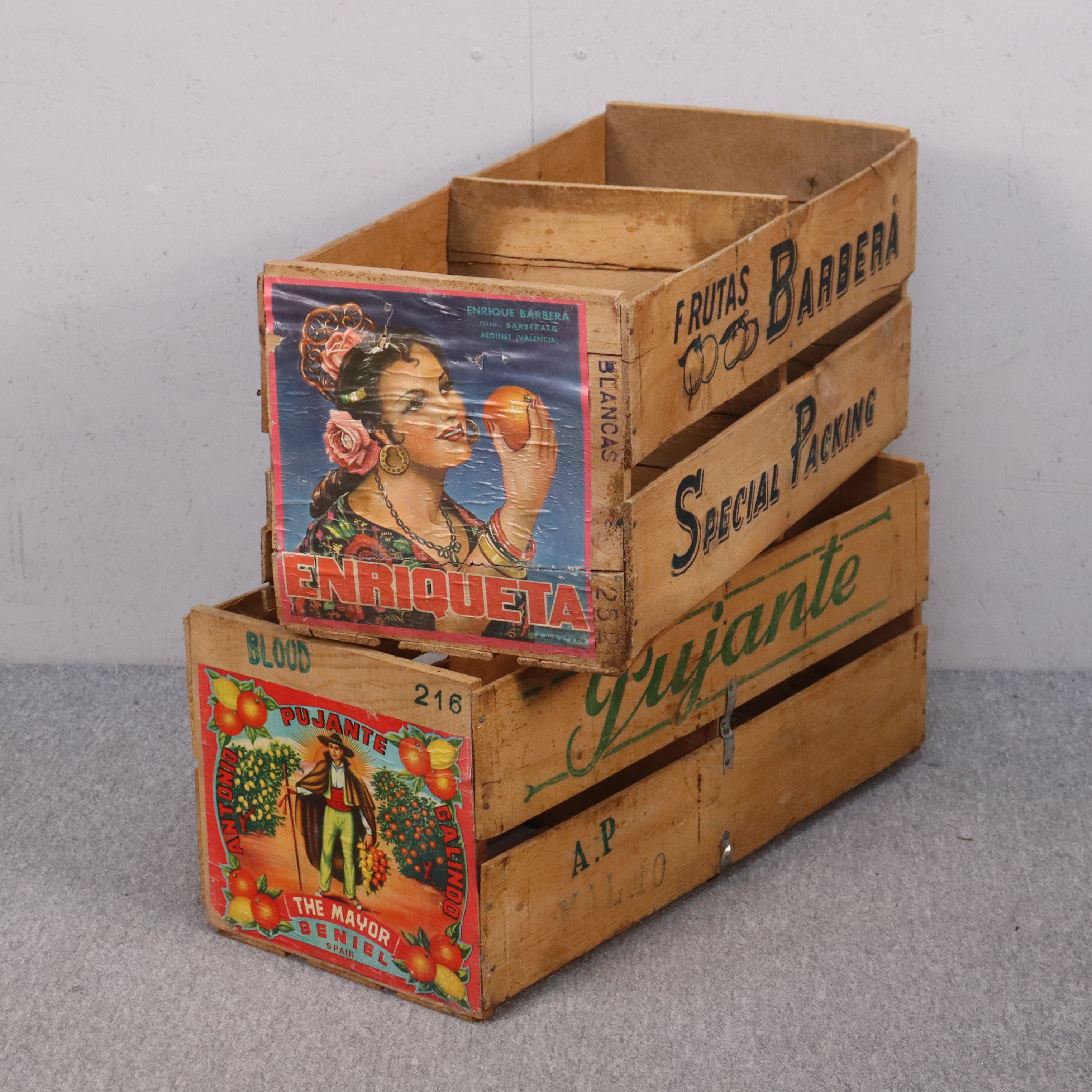 FRUKTLÅDOR, Apelsiner och citron, Enrique Barbera Enriqueta samt Antonio Pujante Galindo The Mayor Beniel, Spanien, trä, 2 st.