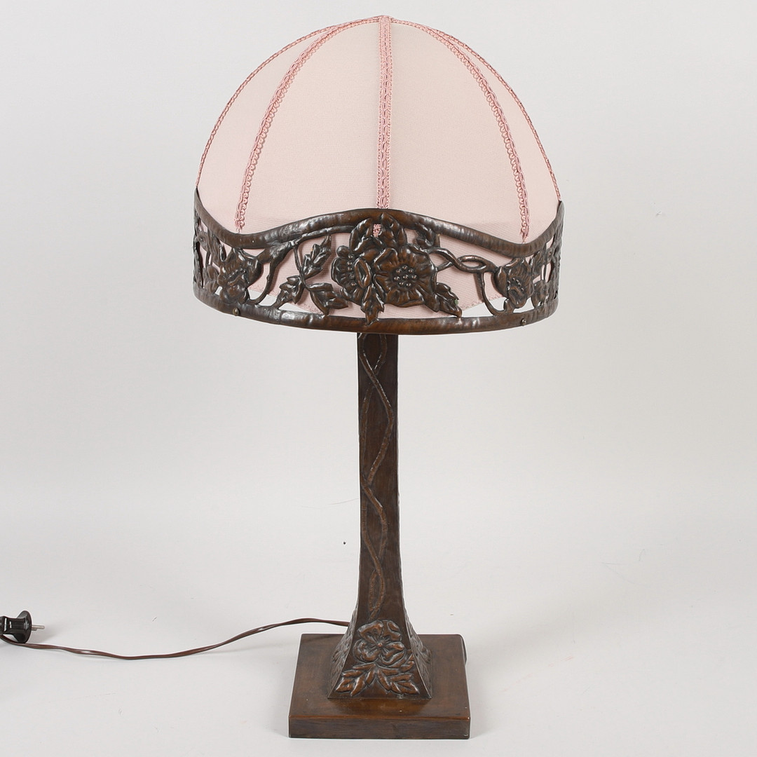 BORDSLAMPA, koppar & textil, jugendstil, 1900-talets första del.