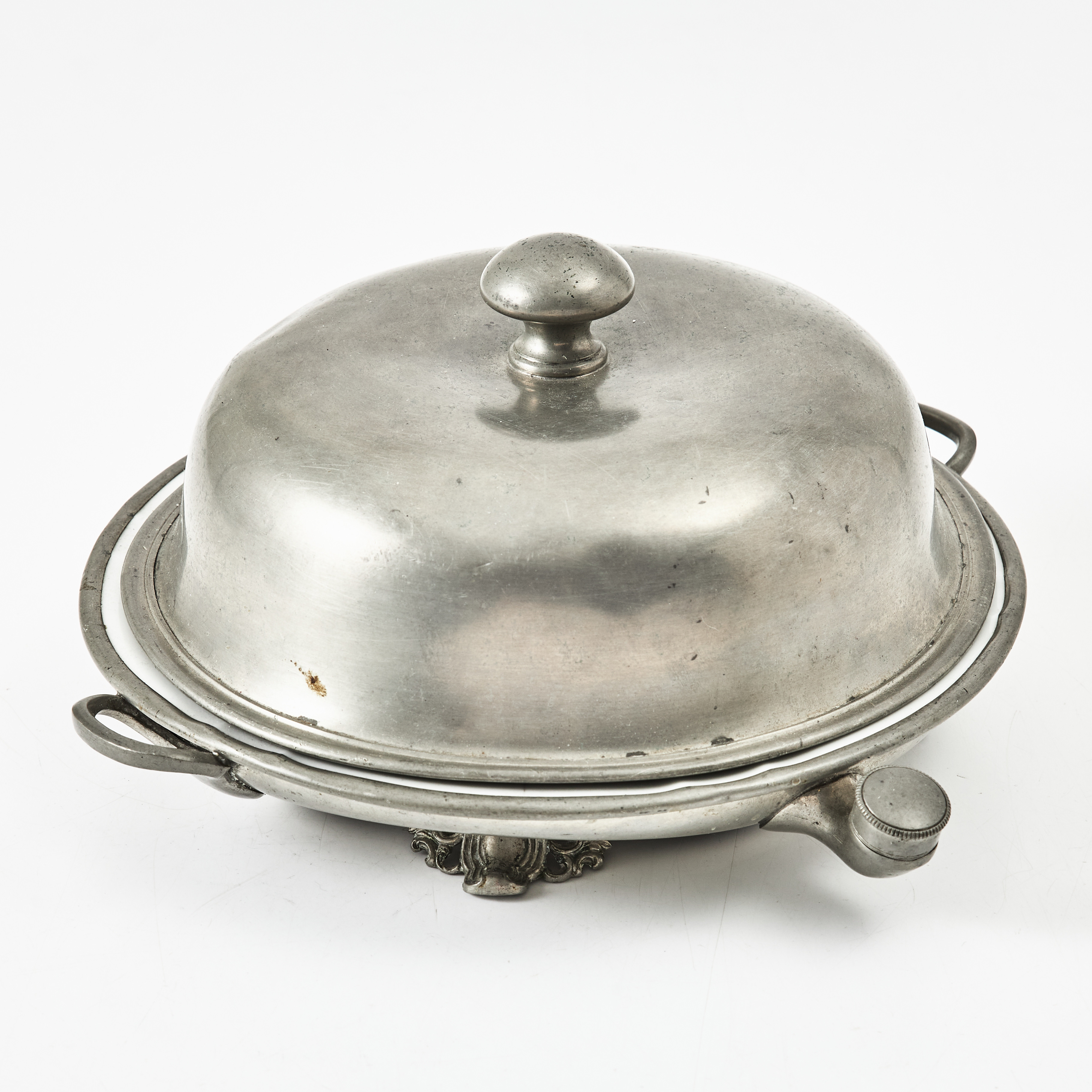 VÄRMEFAT med lock, tenn och porslin, 1800-talets slut, England.