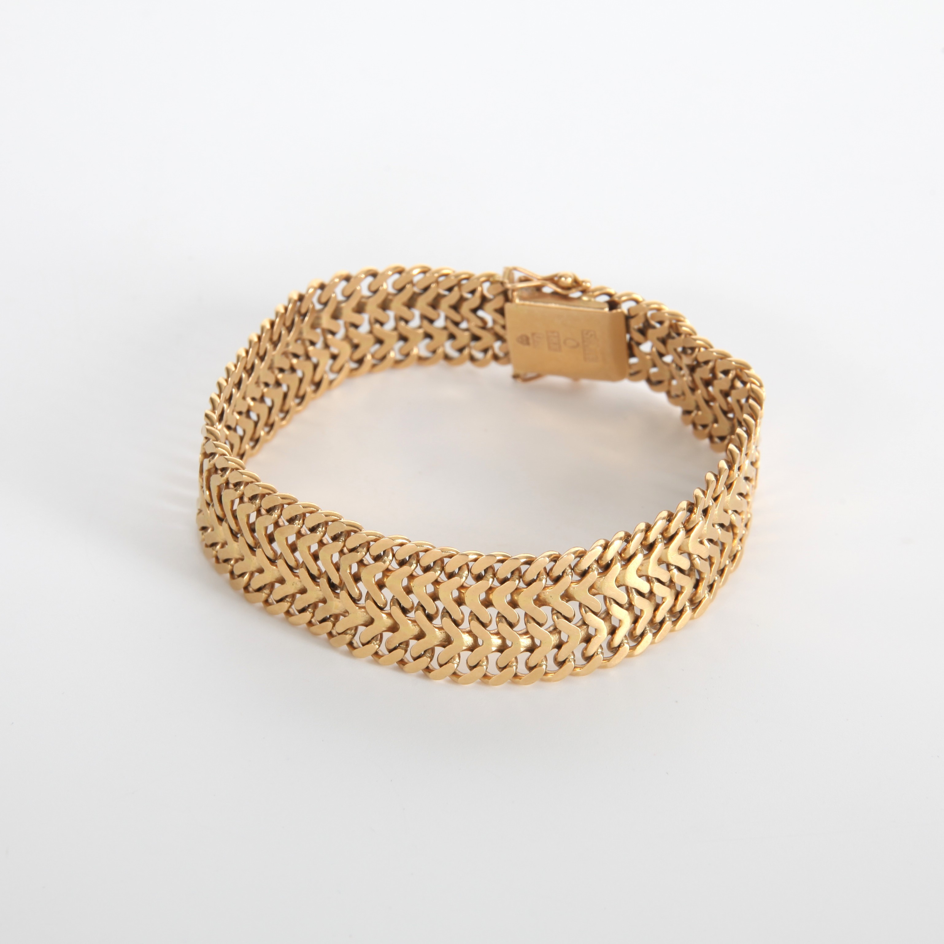 ARMBAND, bred fiskbenslänk, 18K guld, 1964.
