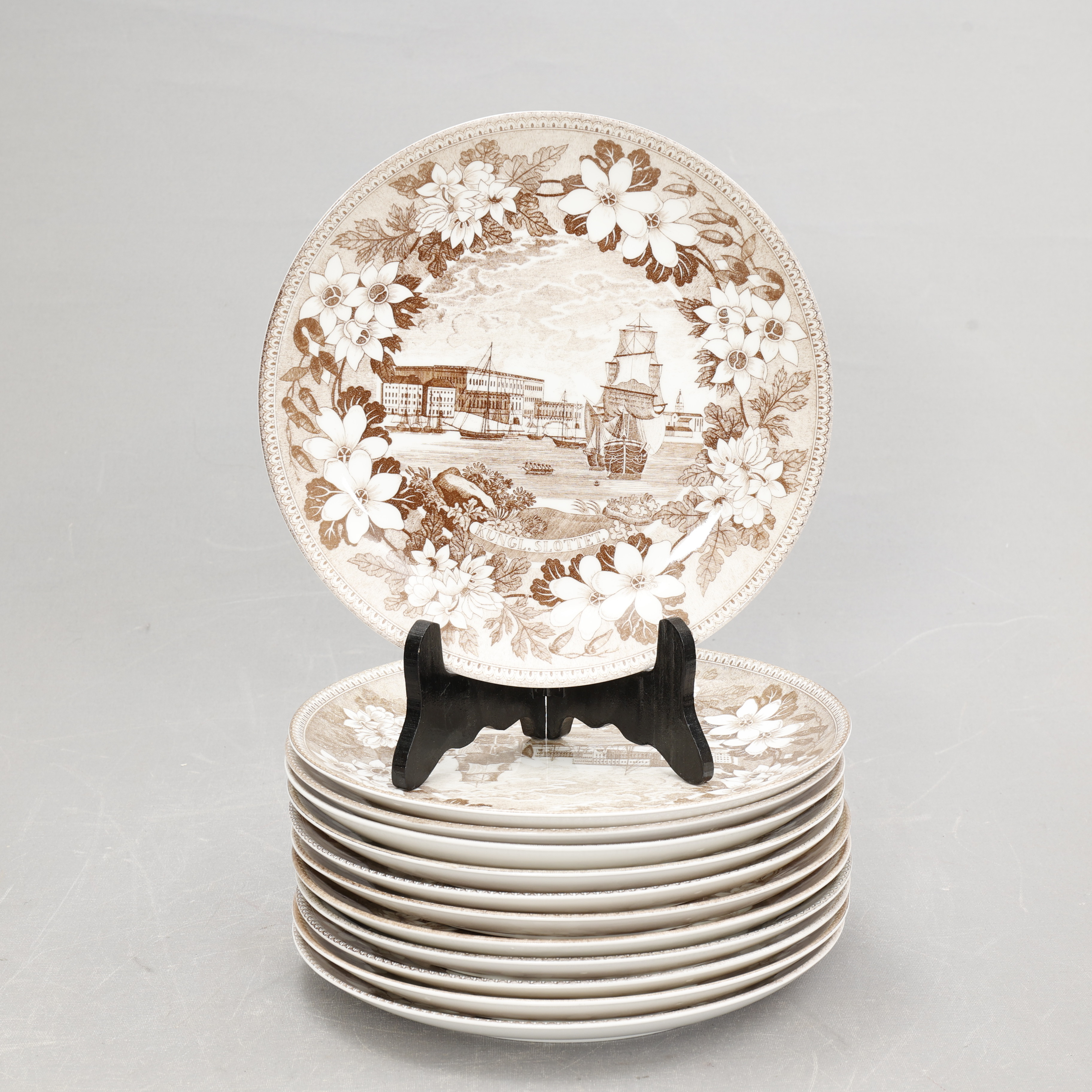 TALLRIKAR, jubileumsservis, " kungliga slott ", 12 delar, porslin, Gustavsberg, 1975, Svenska slott.