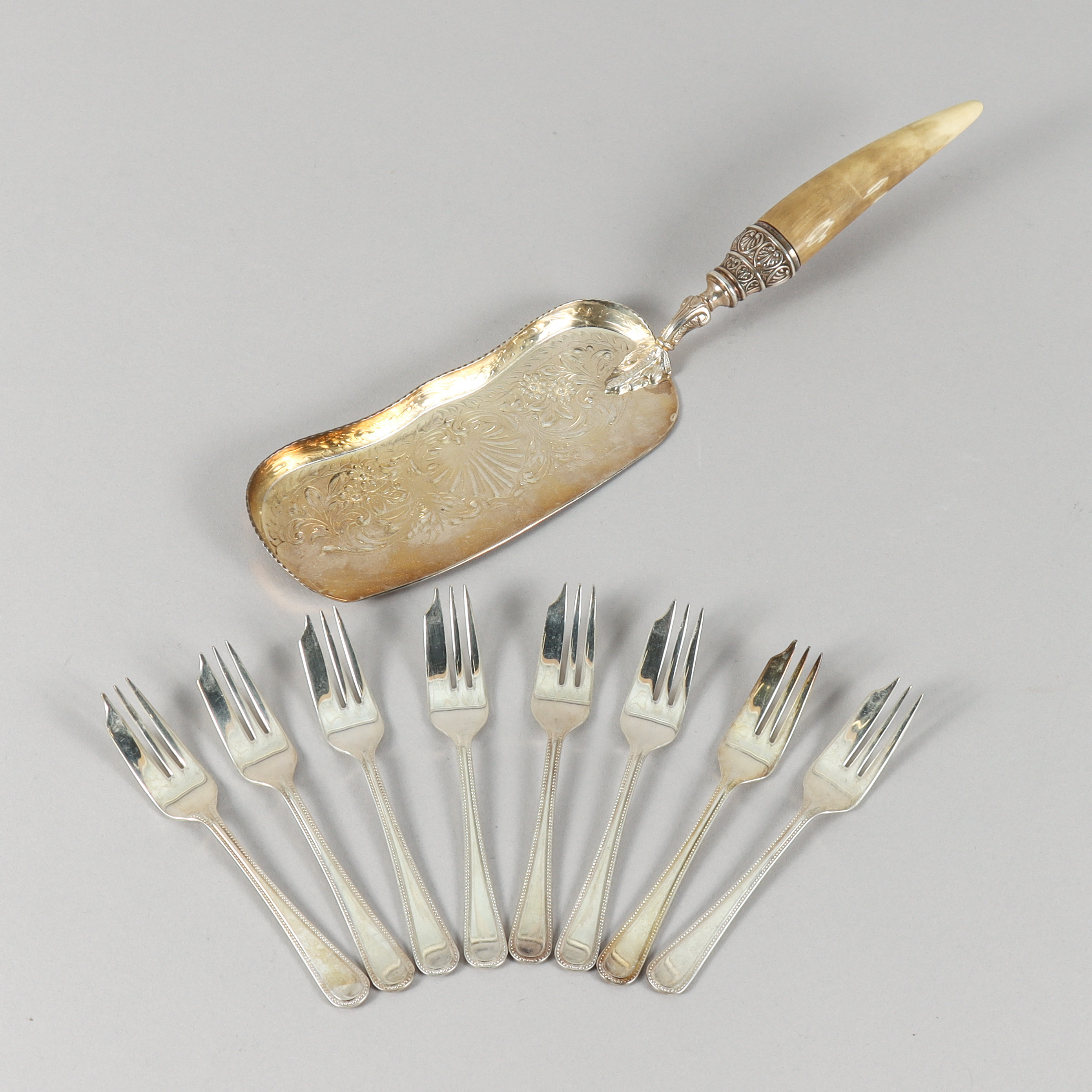 BORDSSKYFFEL och tårtgafflar, nysilver, Sheffield England.