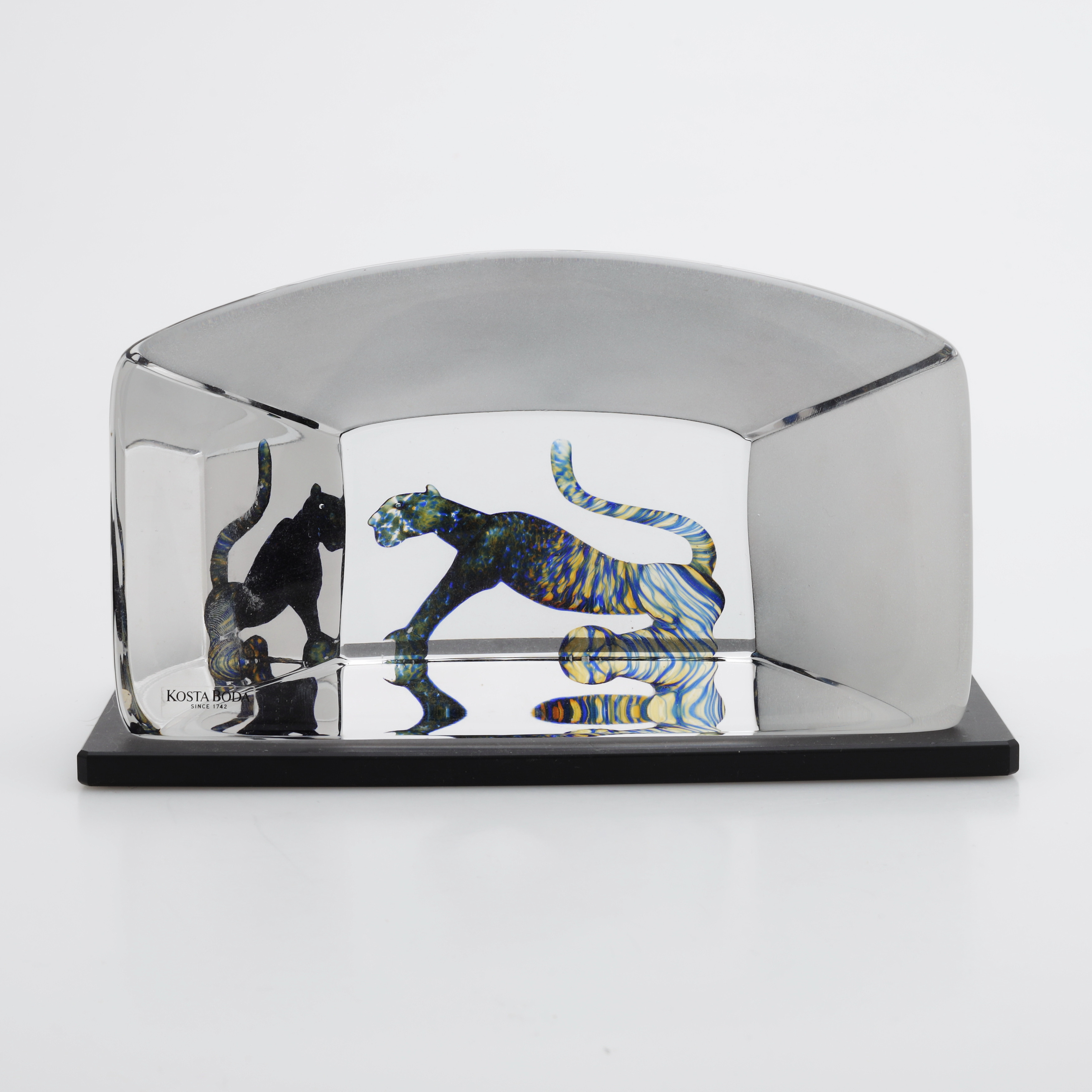 BERTIL VALLIEN. Skulptur, ur serien "Viewpoints", Kosta Boda, signerad.