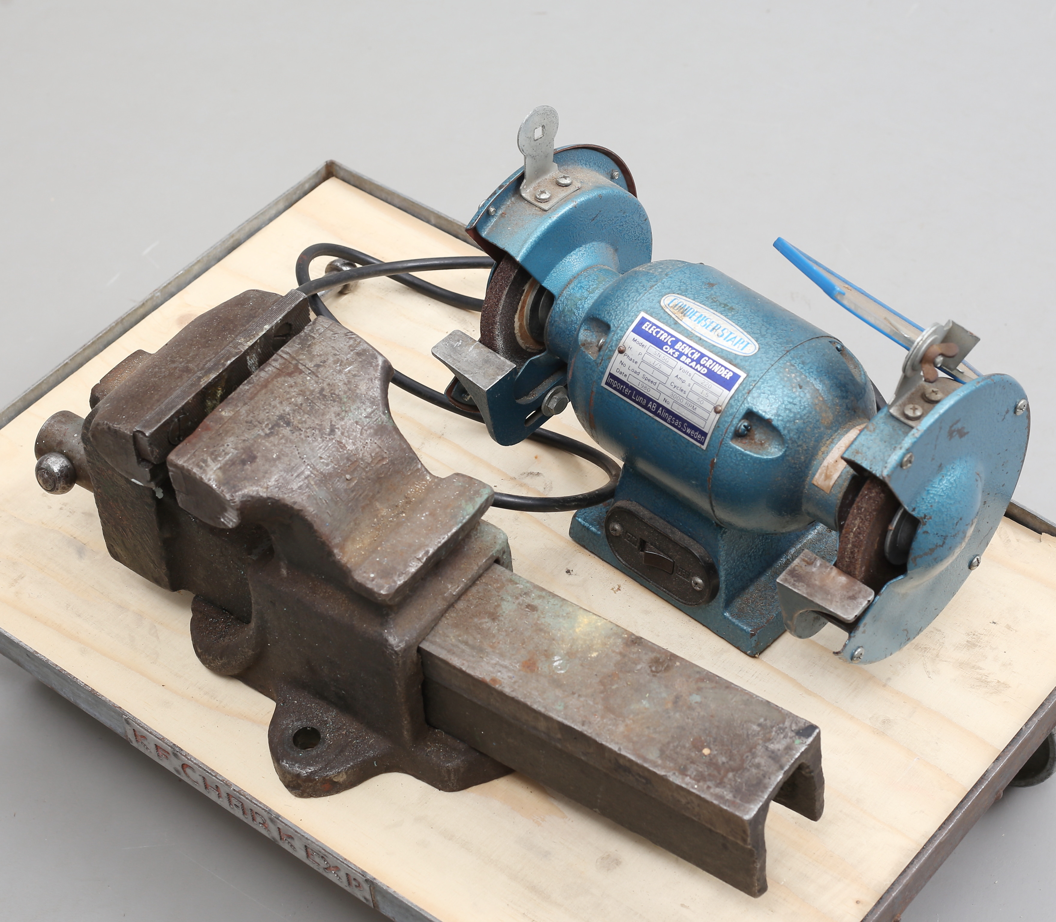 SKRUVSTÄD samt BÄNKSLIPMASKIN, 1900-talets senare del.