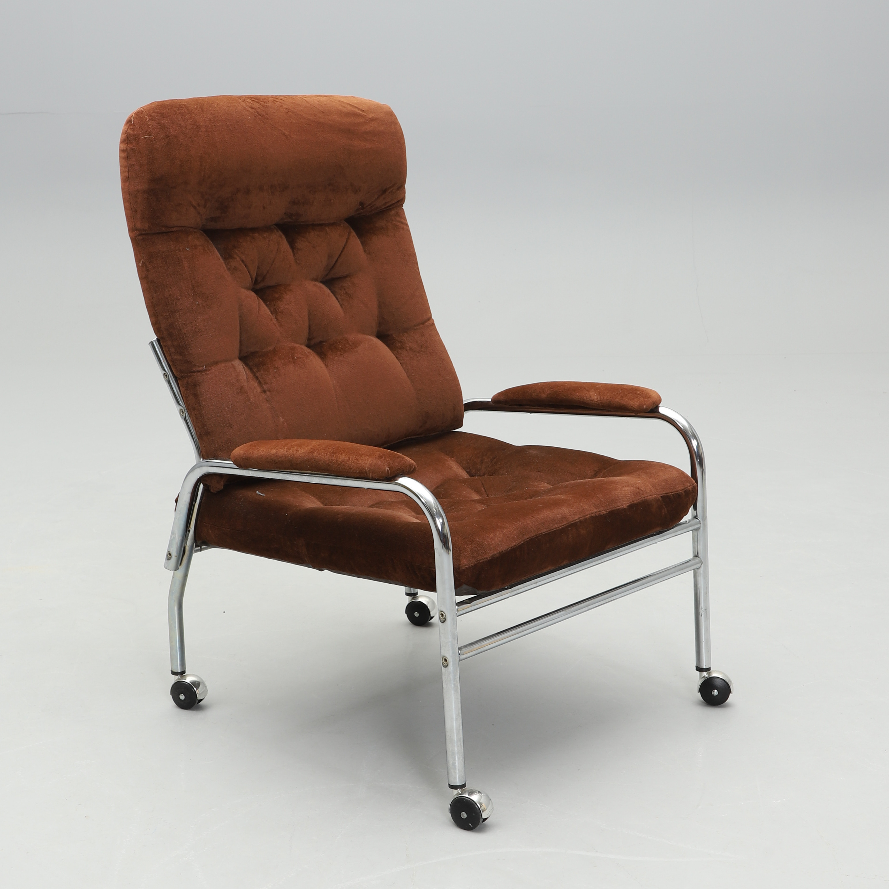 FÅTÖLJ, stomme i kromad metall. 1970-tal.