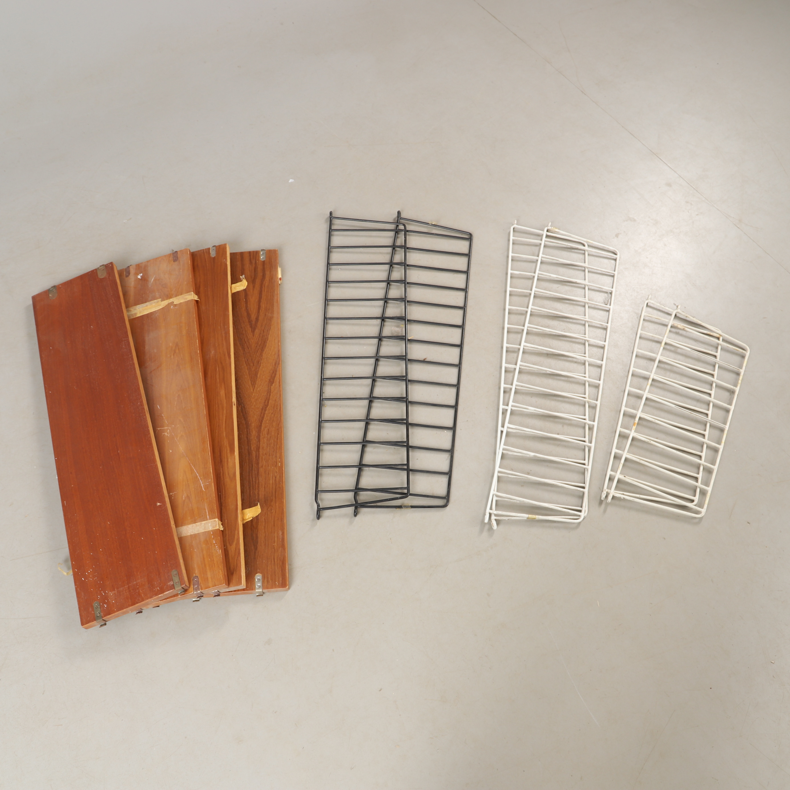 BOKHYLLA, "String", teak och mahogny, 1900-talets mitt.