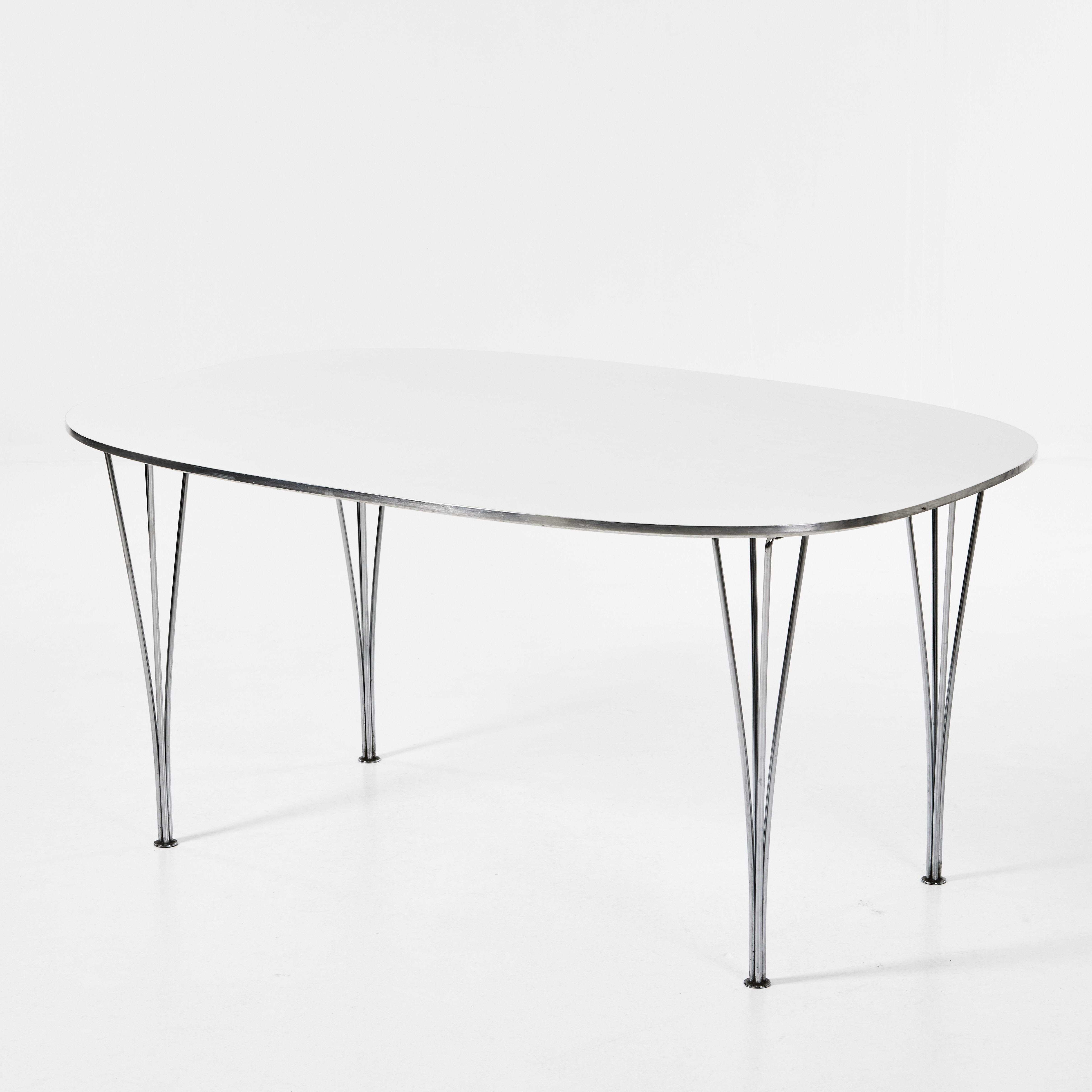 BRUNO MATHSSON & PIET HEIN. Matbord, "Superellips", Fritz Hansen, 1983.