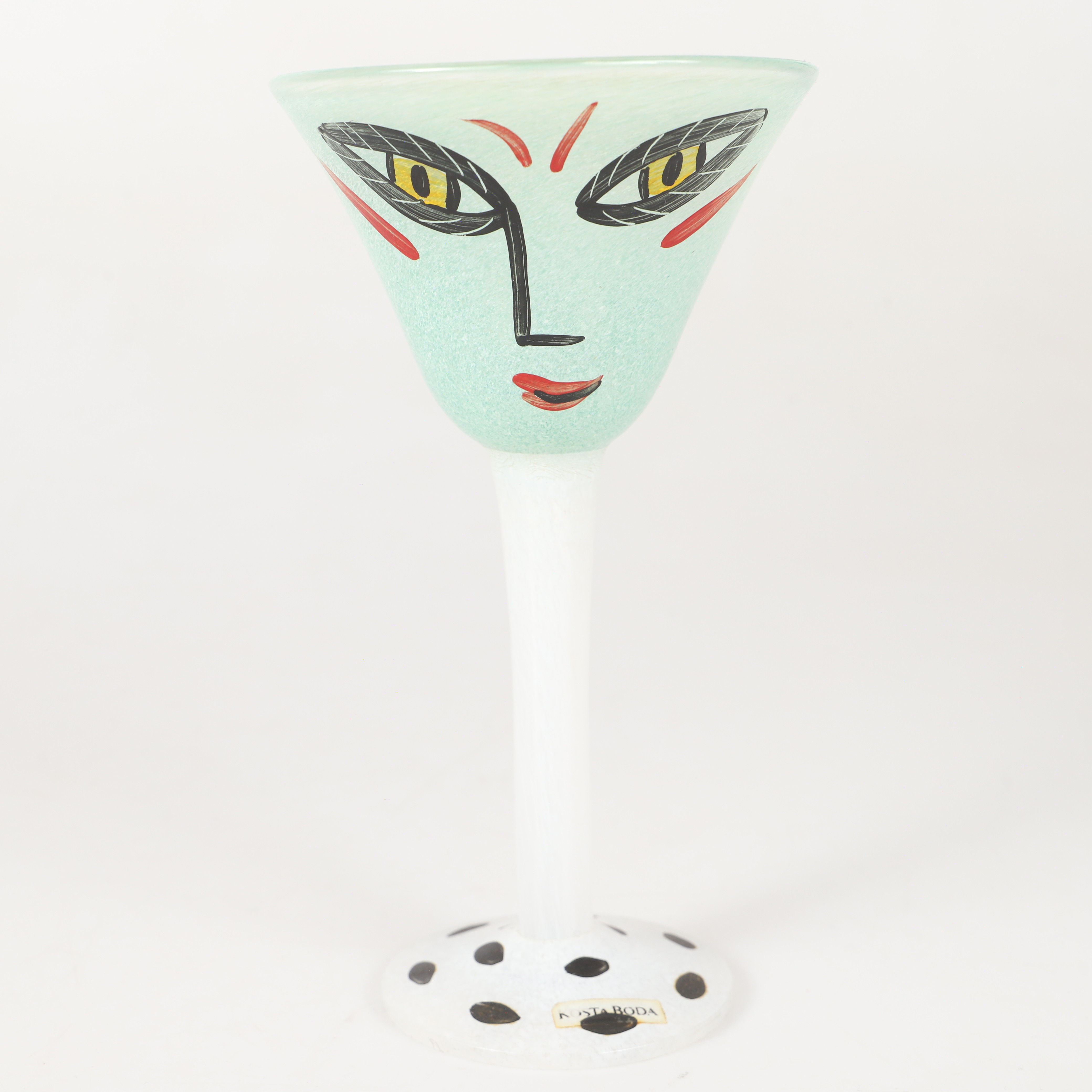 ULRICA HYDMAN-VALLIEN. Pokalglas, "Open Minds", målat glas, Kosta Boda, signerat.