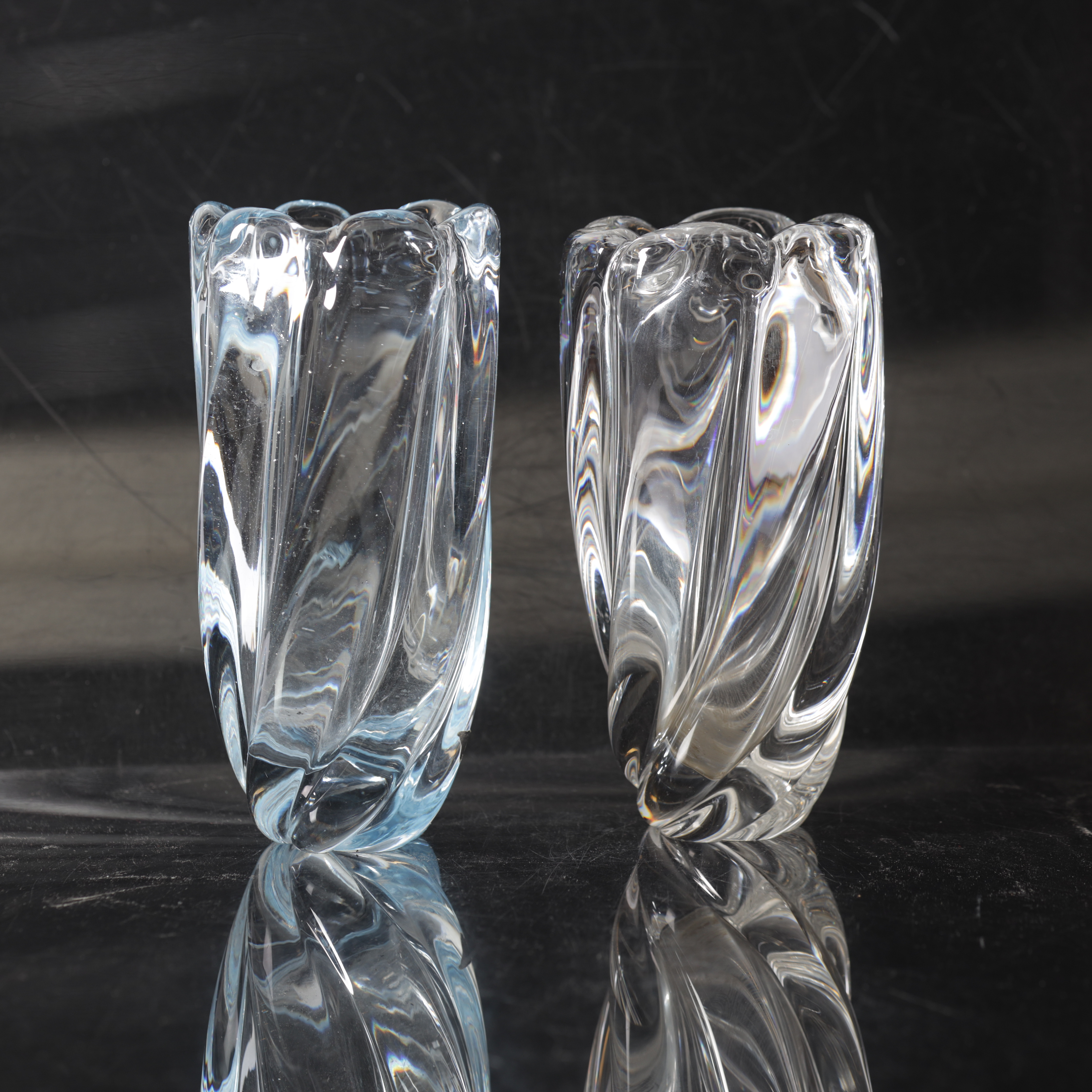 EDVIN ÖHRSTRÖM. Vaser, 2 st, glas, 1900-tal.