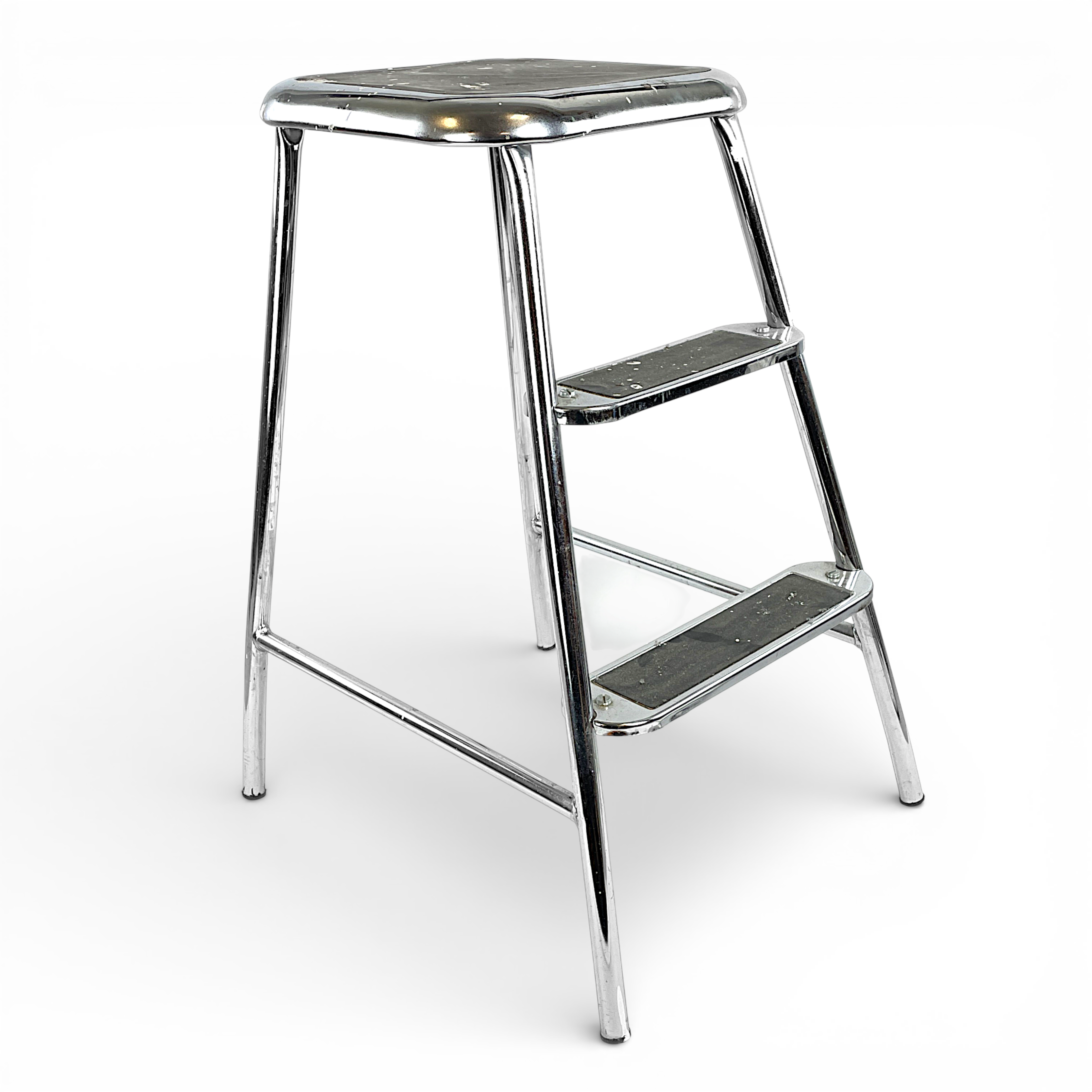 STEGPALL. Awab, kromad metall, 1900-talets andra hälft.