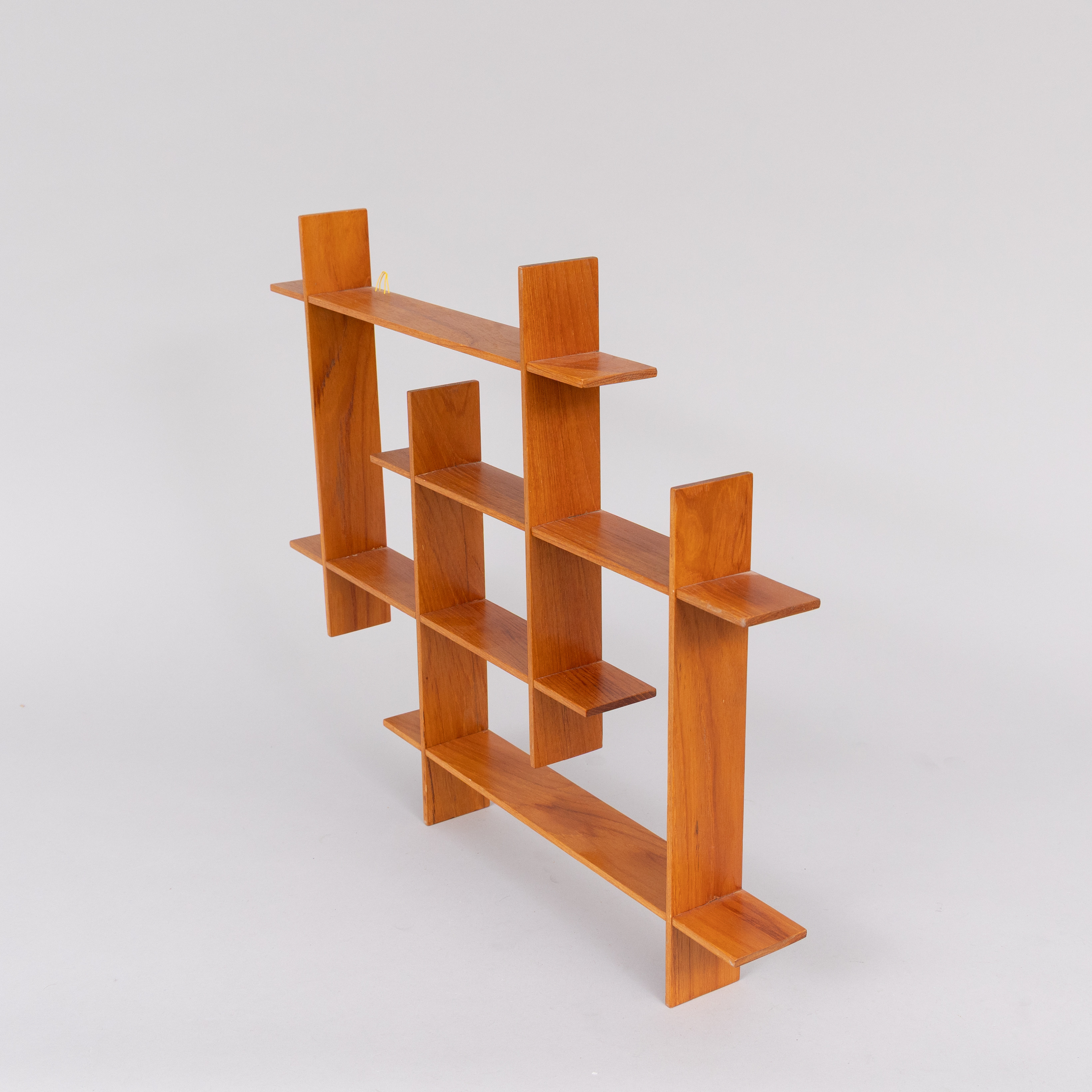 VÄGGHYLLA, teak, 1900-talets senare hälft.