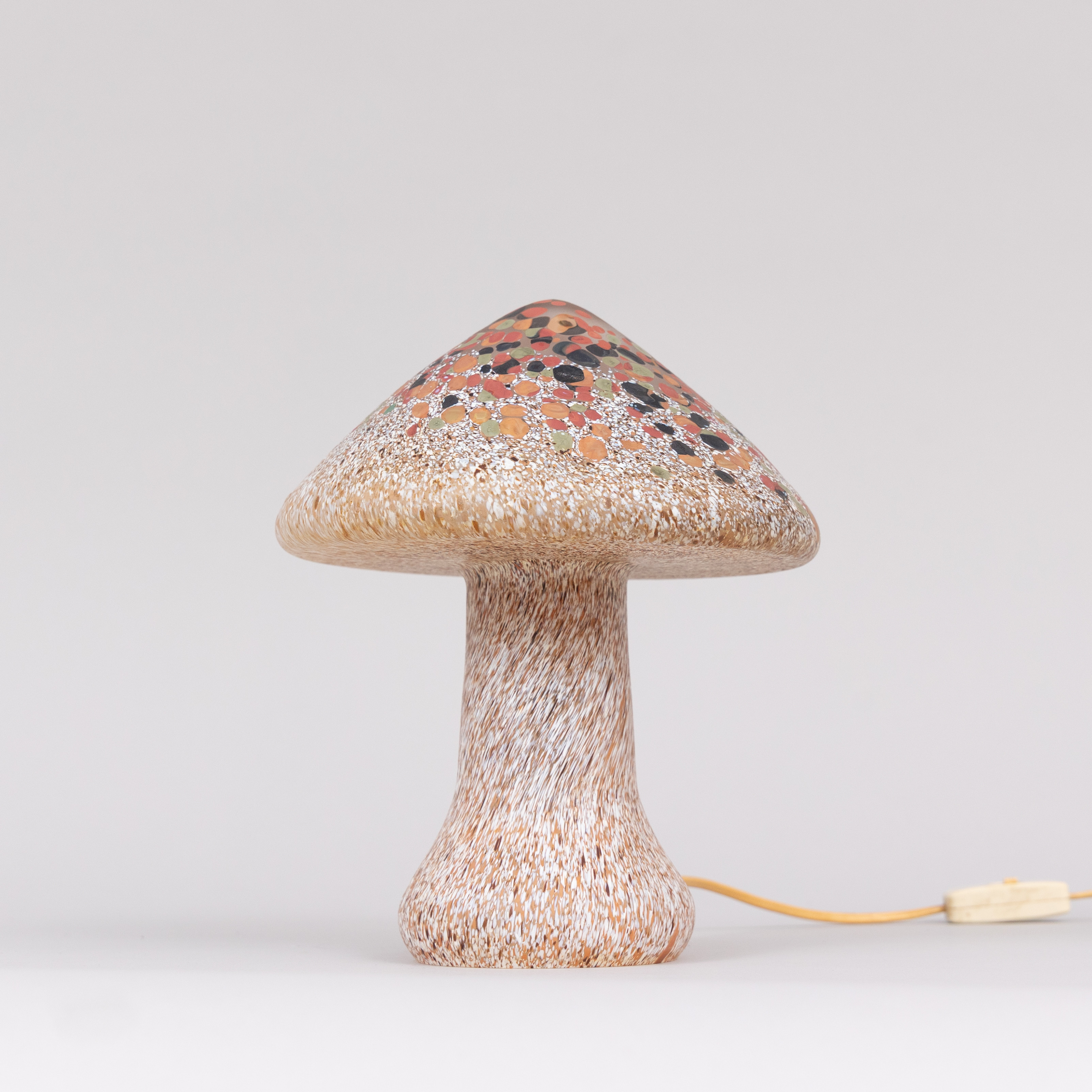 MONICA BÄCKSTRÖM. Bordslampa i form av svamp, glas Boda.