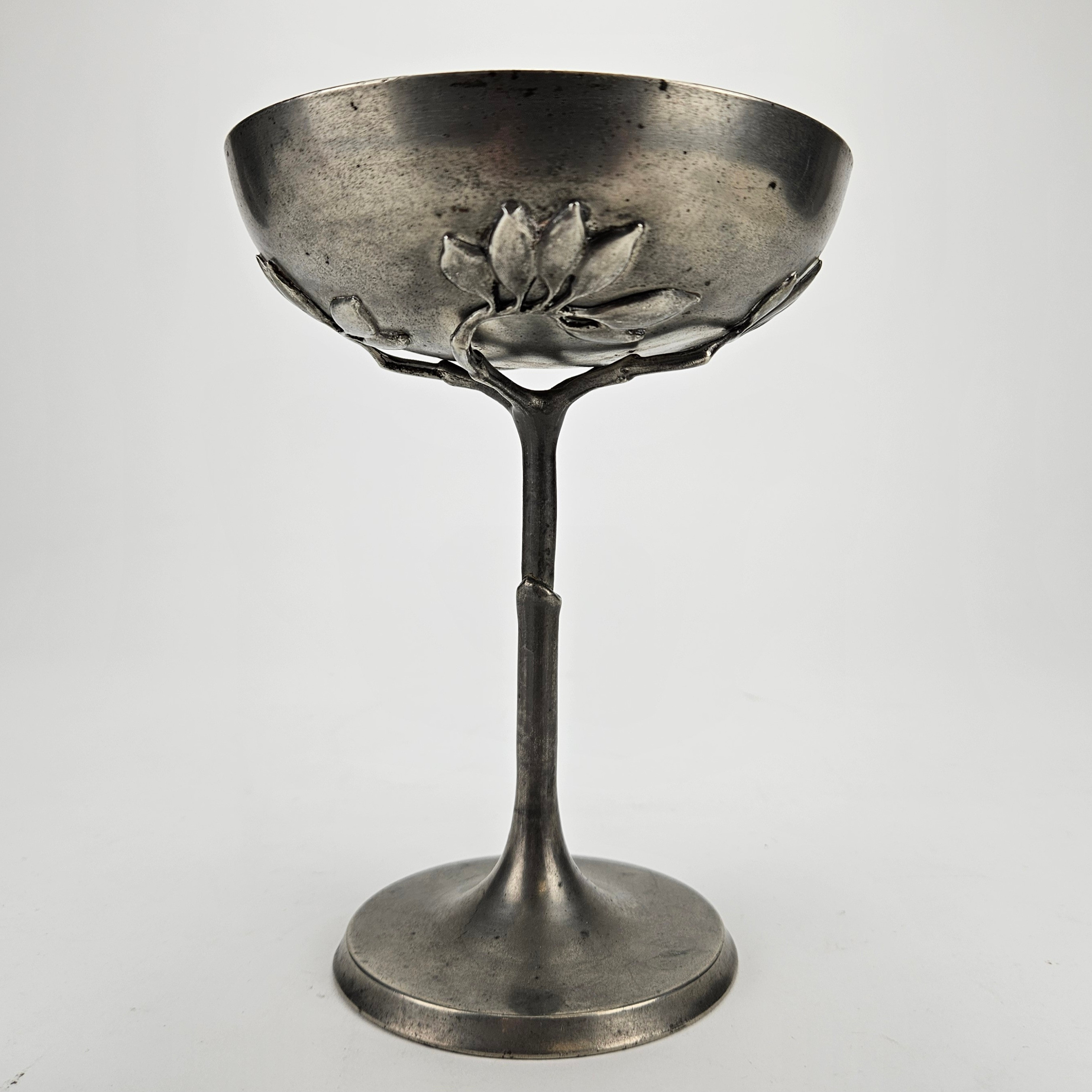 SKÅL PÅ FOT, jugend, vitmetall, FR. A. Santesson, tidigt 1900-tal.