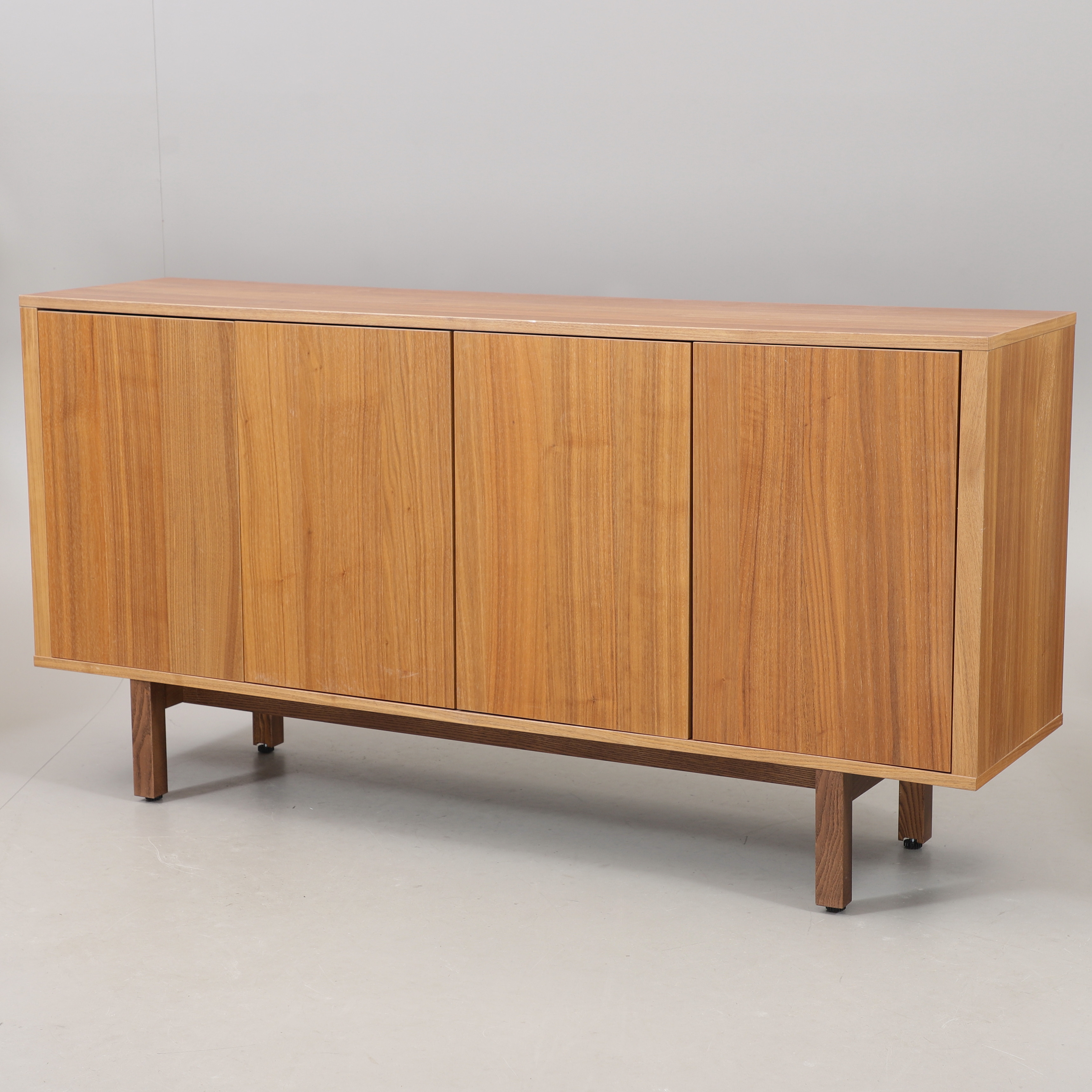 SKÄNK, valnötsfanér, "Stockholm", Ikea, 2010-tal.