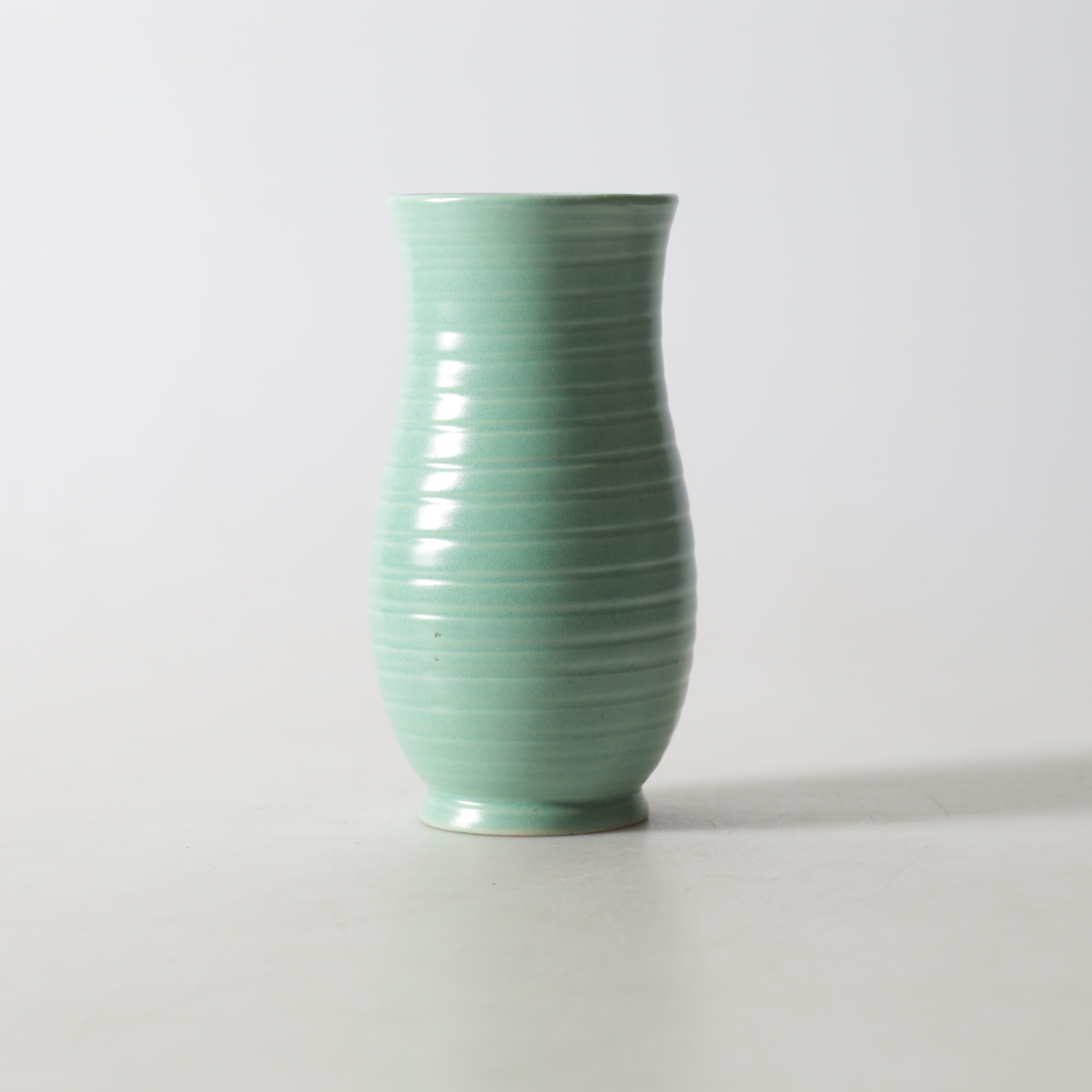 EWALD DAHLSKOG. Vas, glaserat lergods, Bo Fajans.