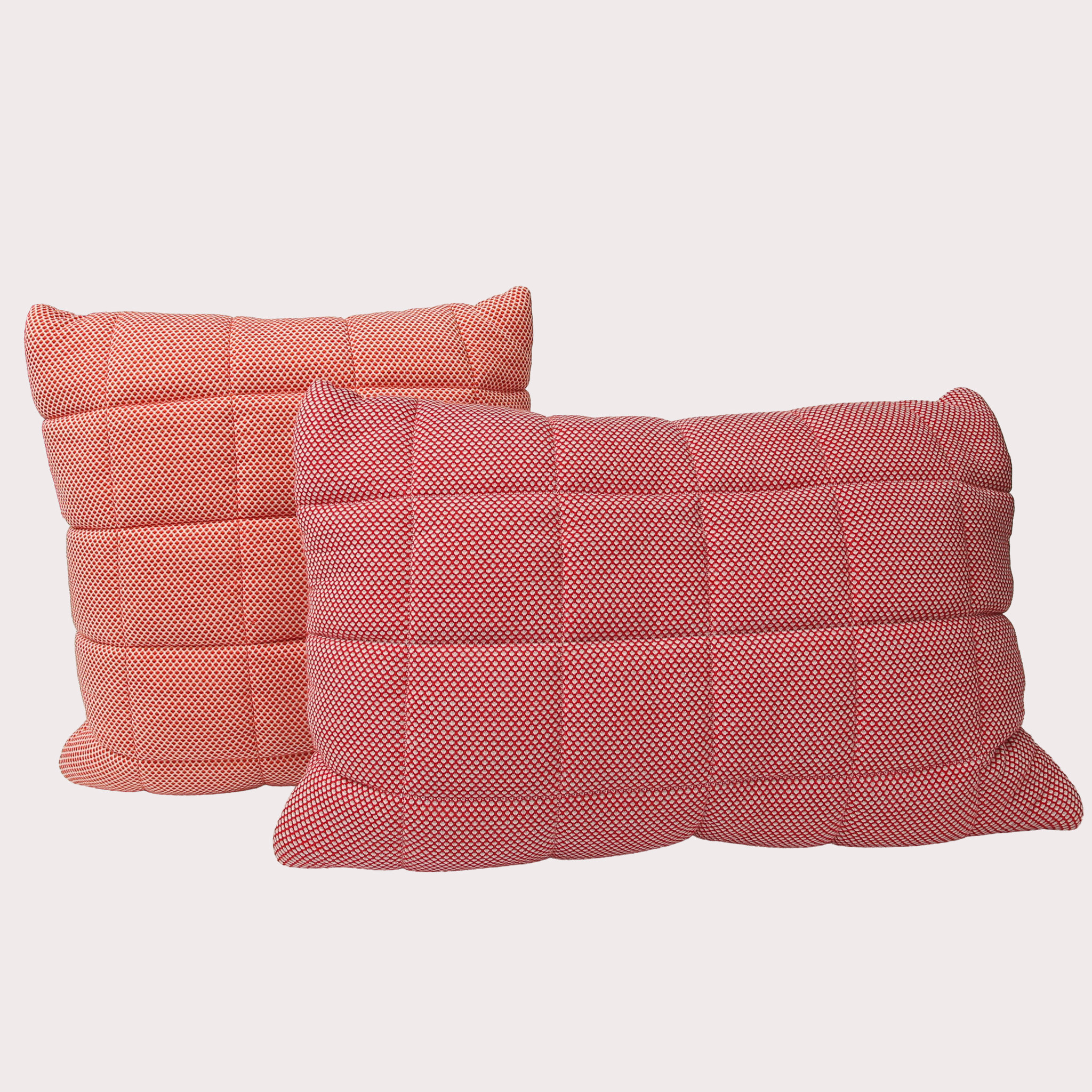 MUUTO SOFT GRID KUDDAR. 2 st., diskret flerfärgade, småmönstrade.