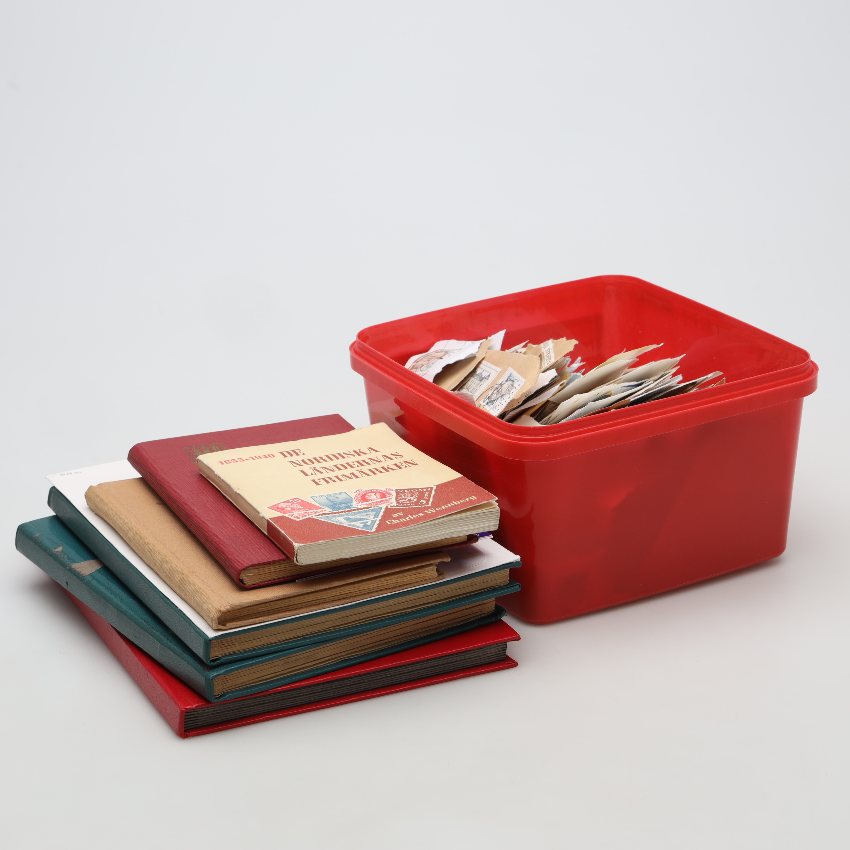 SAMLING FRIMÄRKEN, delvis postfriska, blandat ursprung.