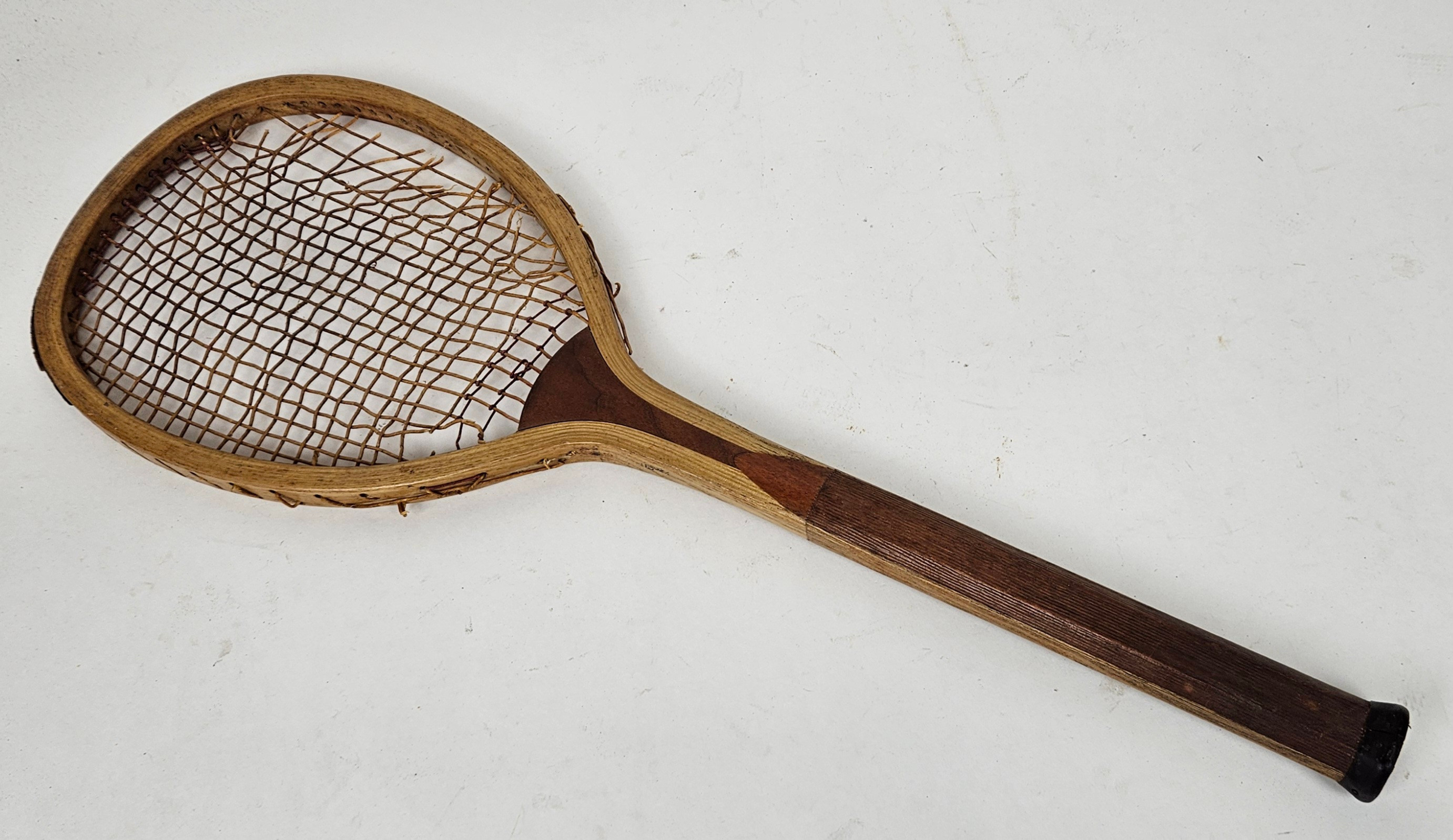 TENNISRACKET, stämplat London, 1900-talets första hälft.