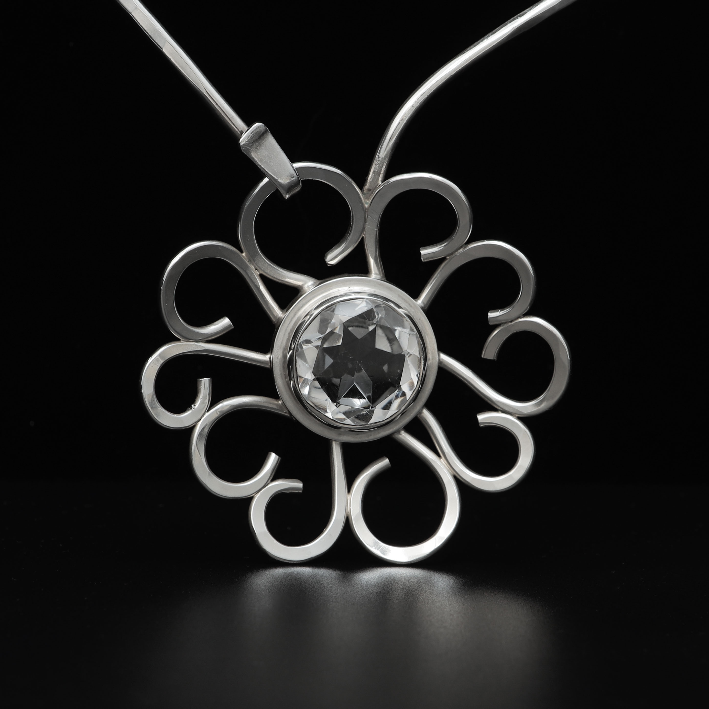 GÖRAN KUHLIN. Halssmycke, silver, bergkristall, Göteborg, 1975.