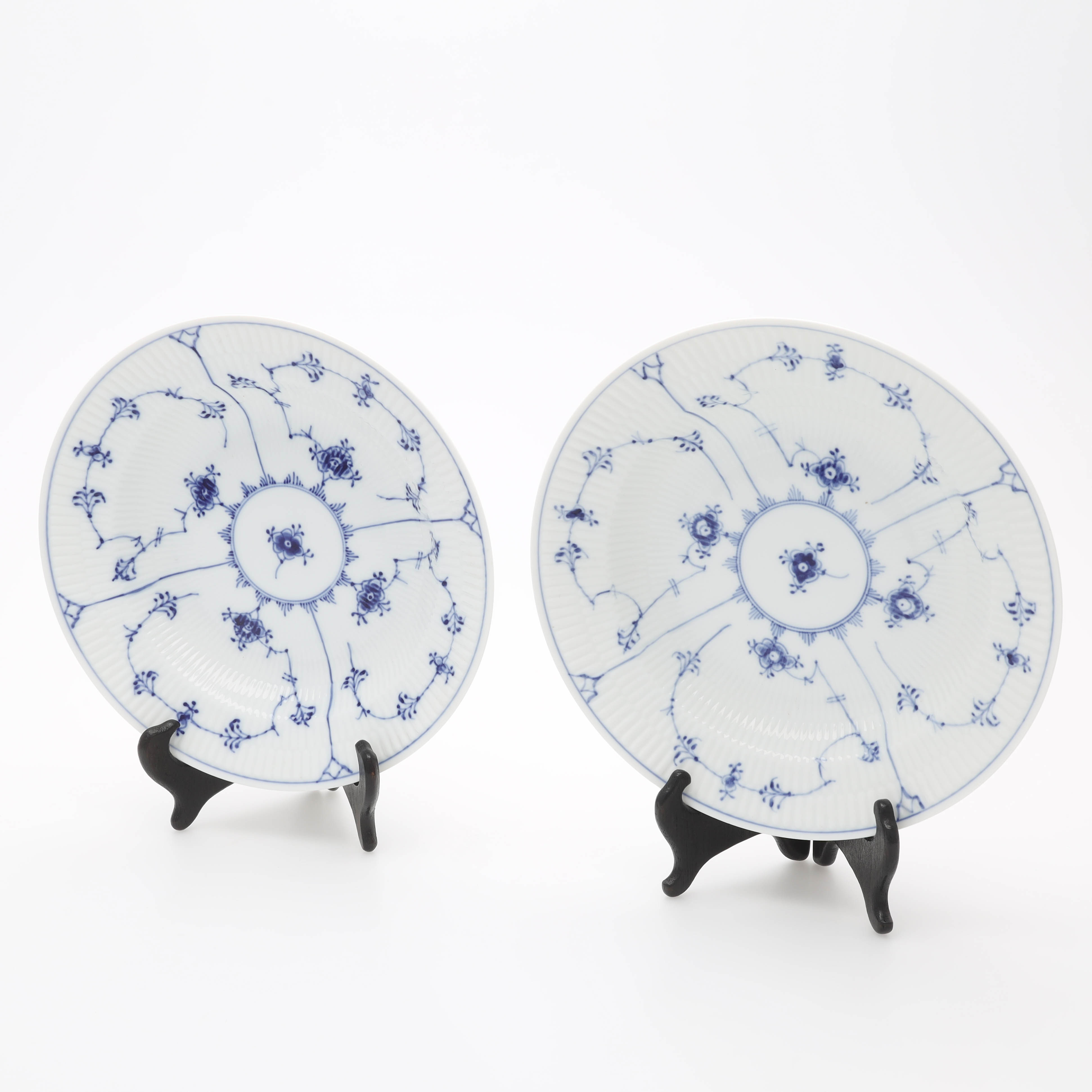 DJUPA TALLRIKAR, 2 st, porslin, "Musselmalet halvblond", Roya Copenhagen, Danmark.