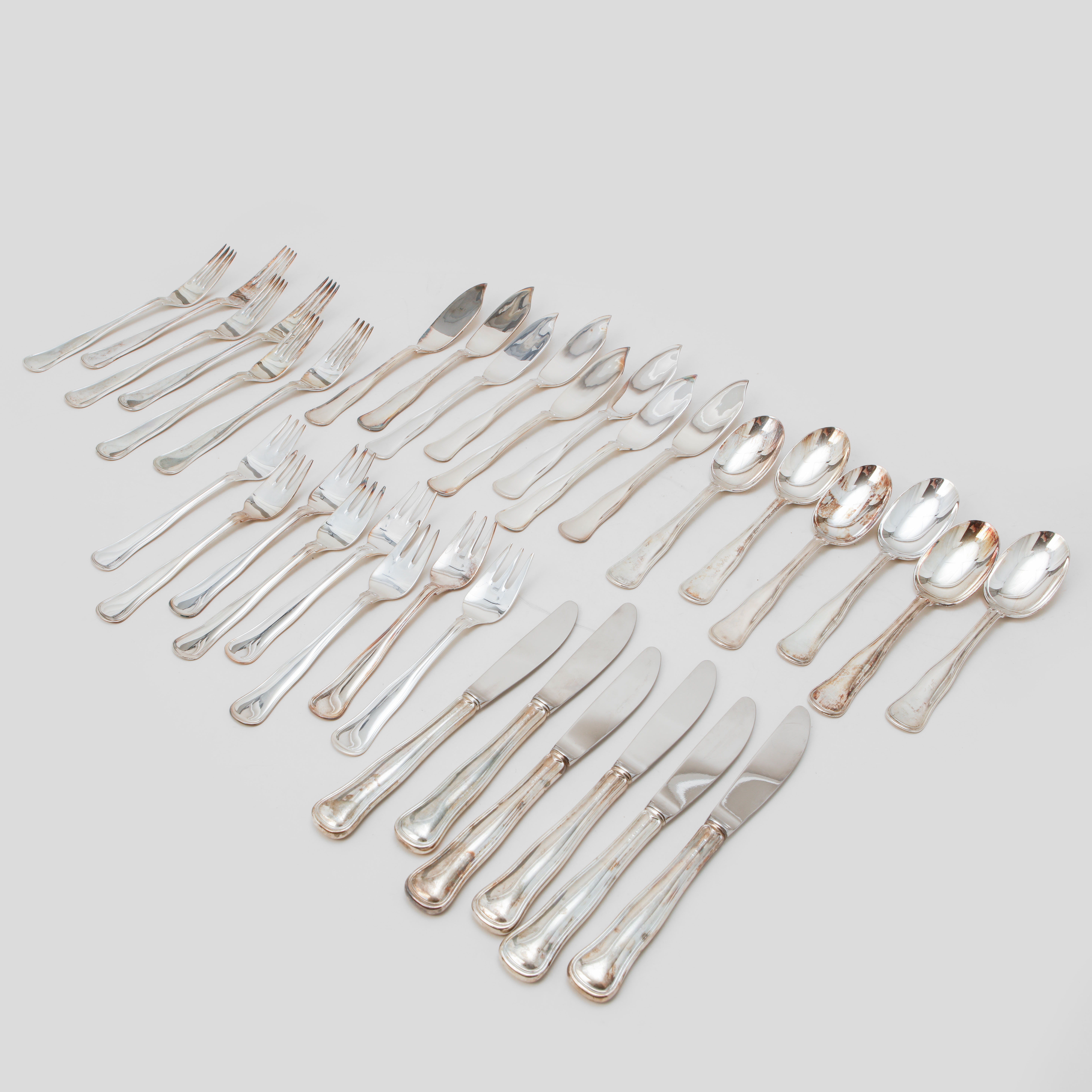 BESTICKUPPSÄTTNING, 34 delar, "Gammal dansk", silver, MEMA.