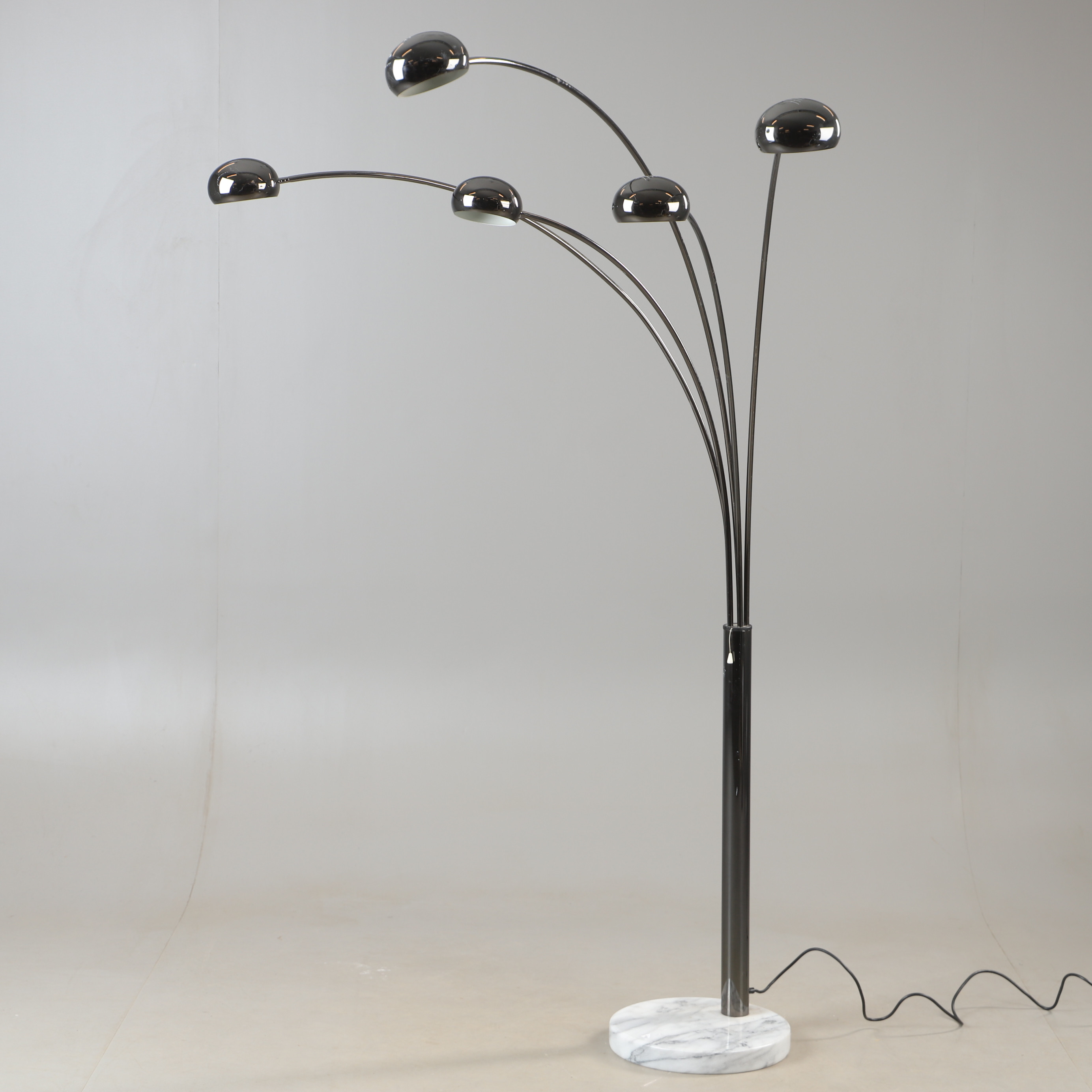 GOLVLAMPA, 5-armad, metall med stenfot, Cottex.