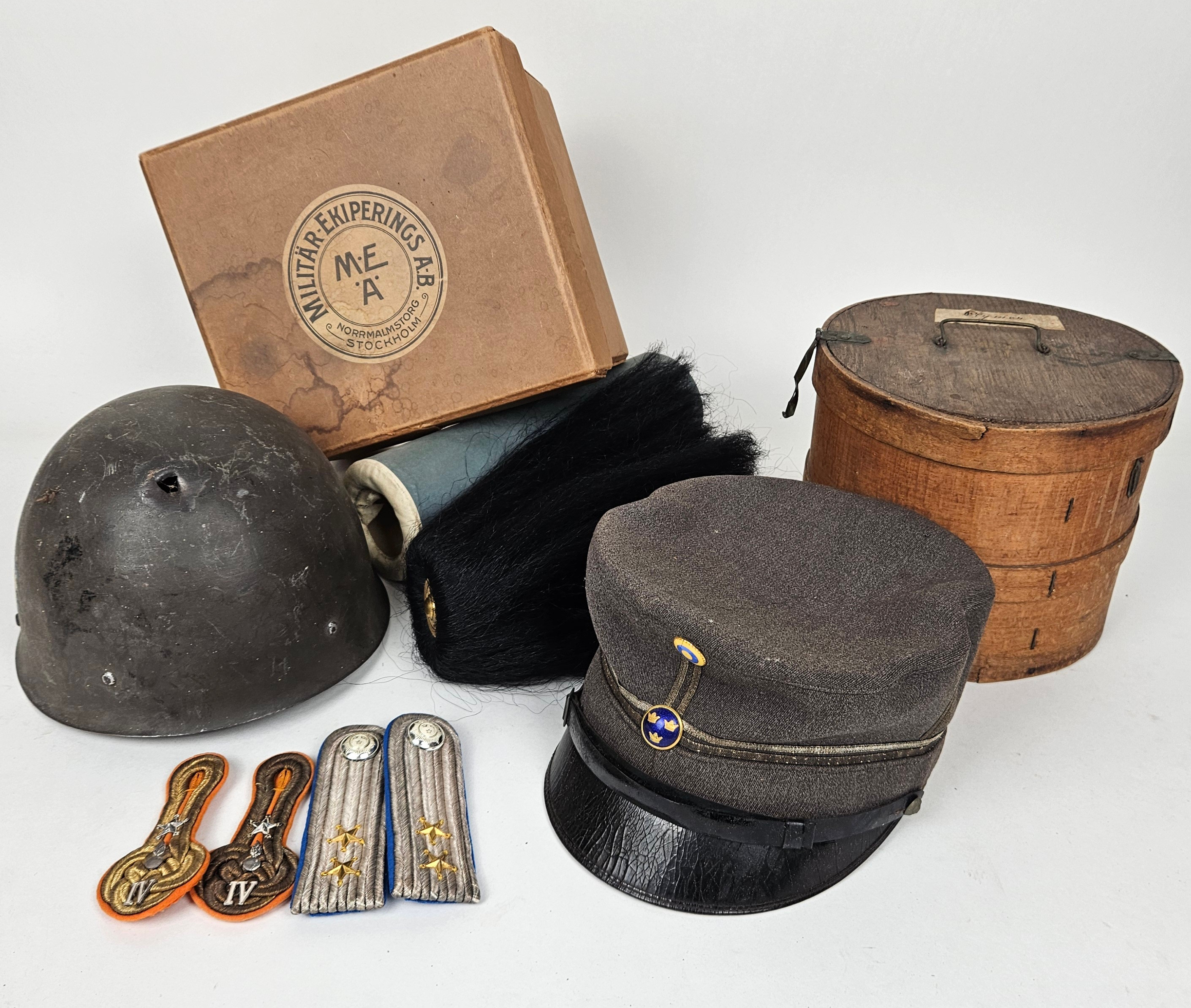 MILITARIA, 6 delar, Sverige, 1800-1900-tal.