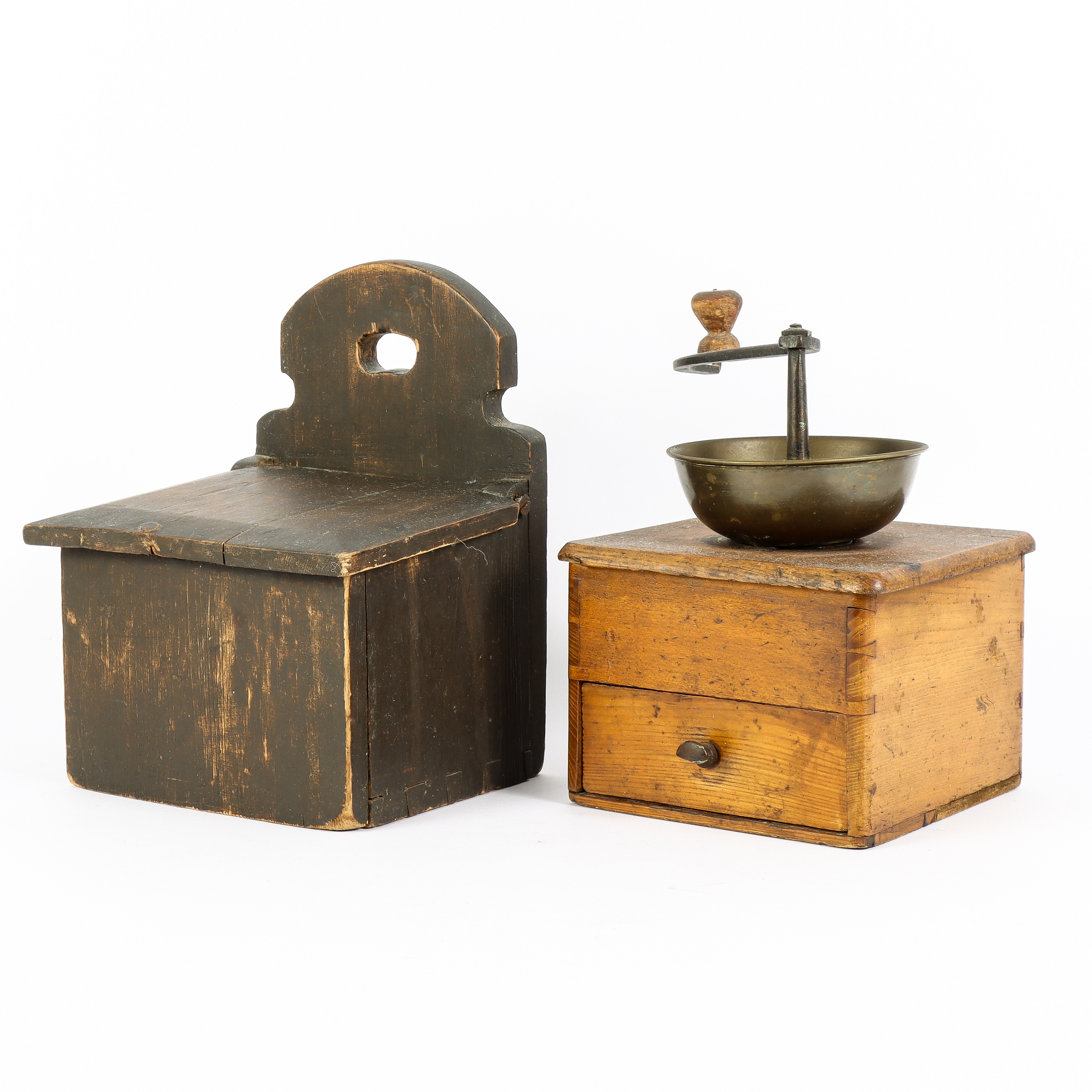 VÄGGKAR OCH KAFFEKVARN trä, 18/1900-tal.