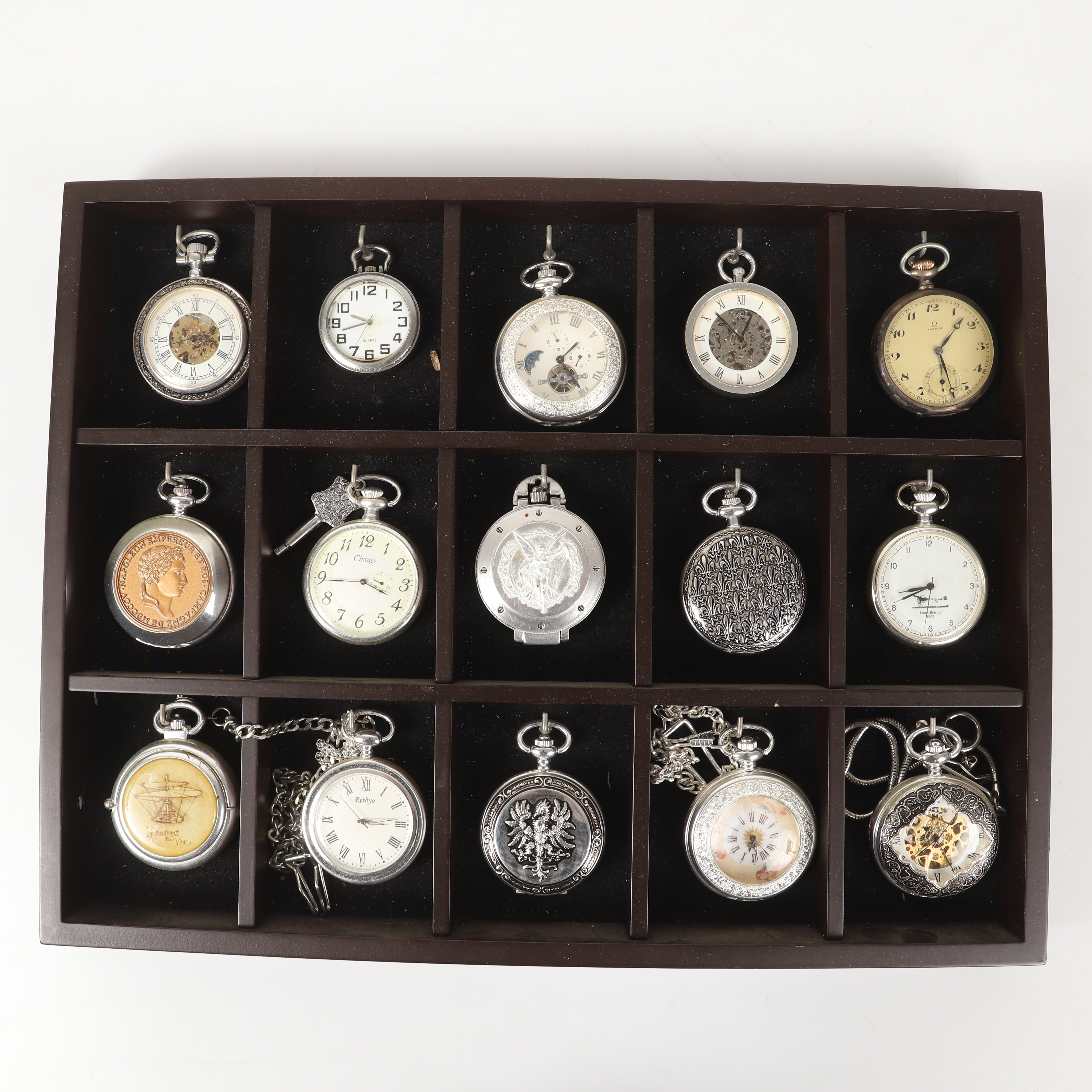 FICKUR, 12 stycken med displayhylla, vitmetall och silver.