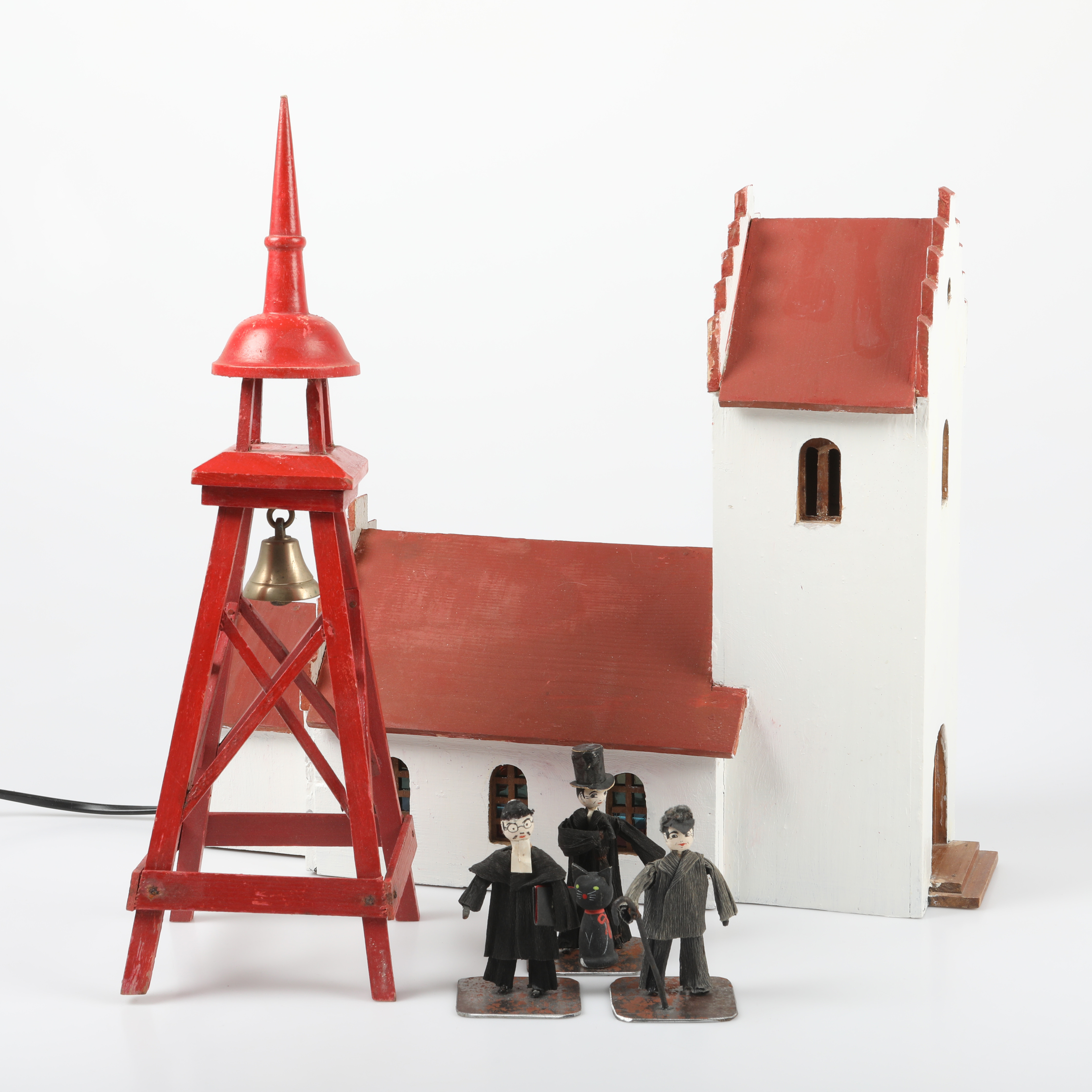 KYRKA MED BELYSNING M.M., 5 delar, trä/papp, 1900-tal.