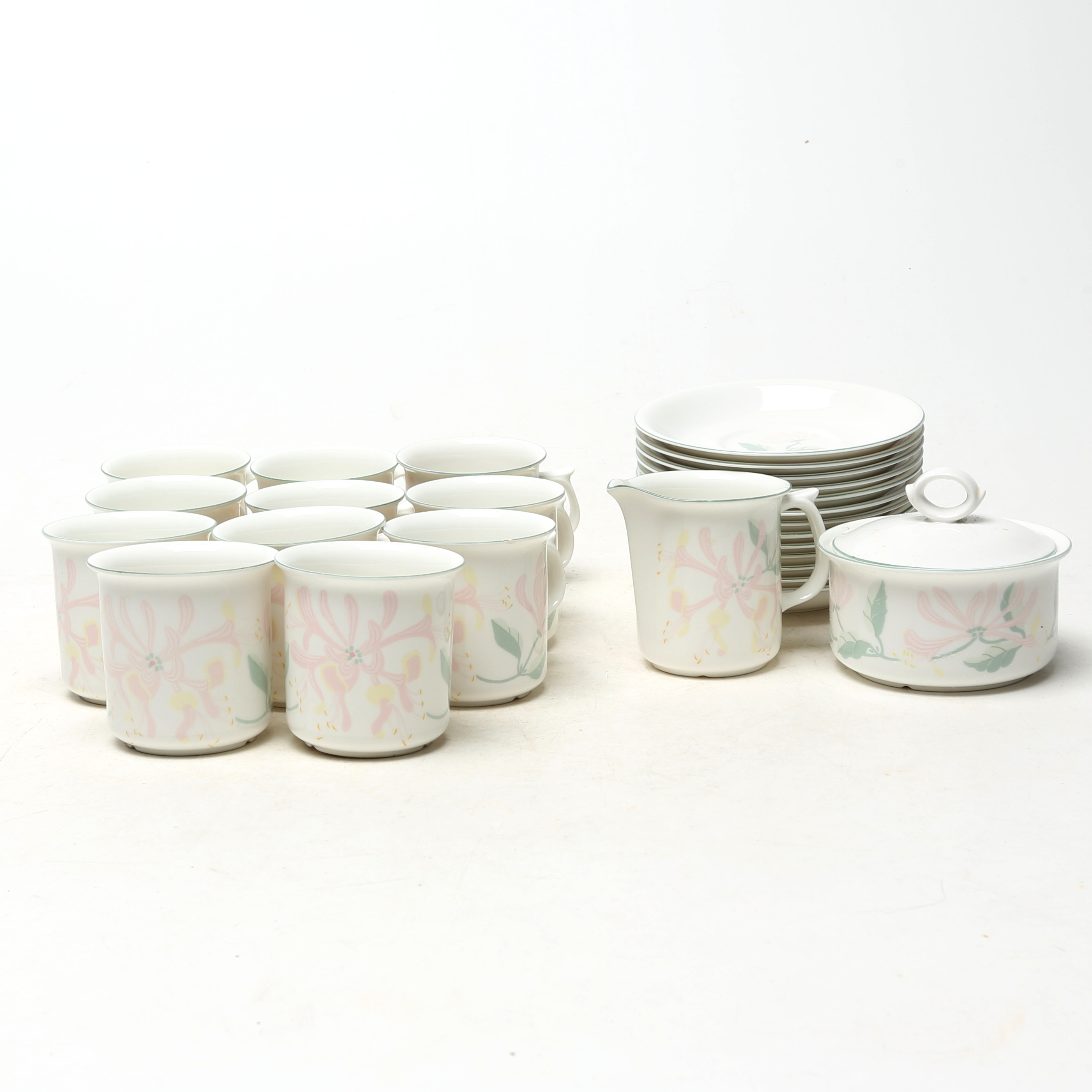 KAFFESERVISDELAR, 13 st, porslin, Gustavsberg "Caprifolium".