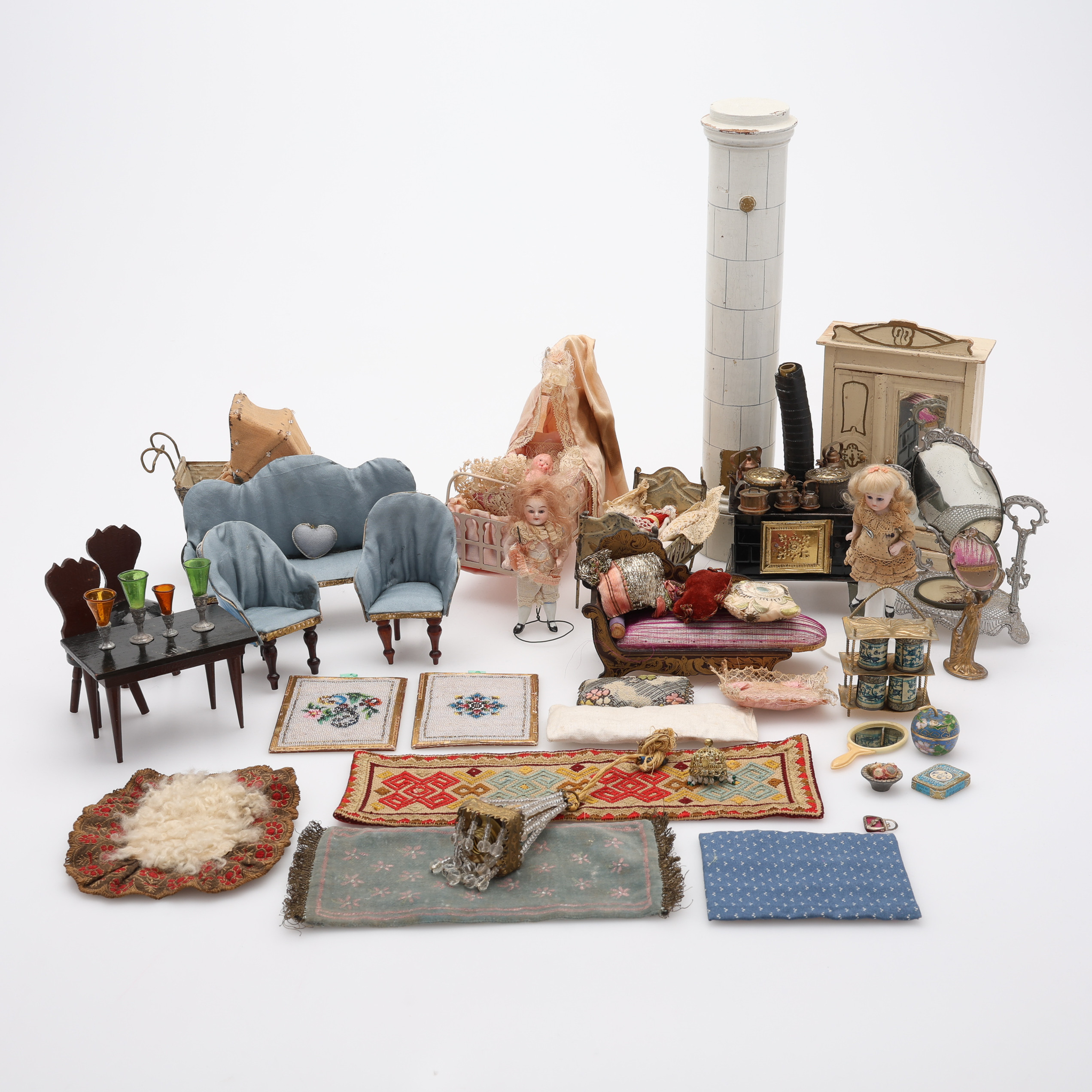 DOCKSKÅPSINTERIÖR, DOCKOR MED MERA, 18/1900-TAL.