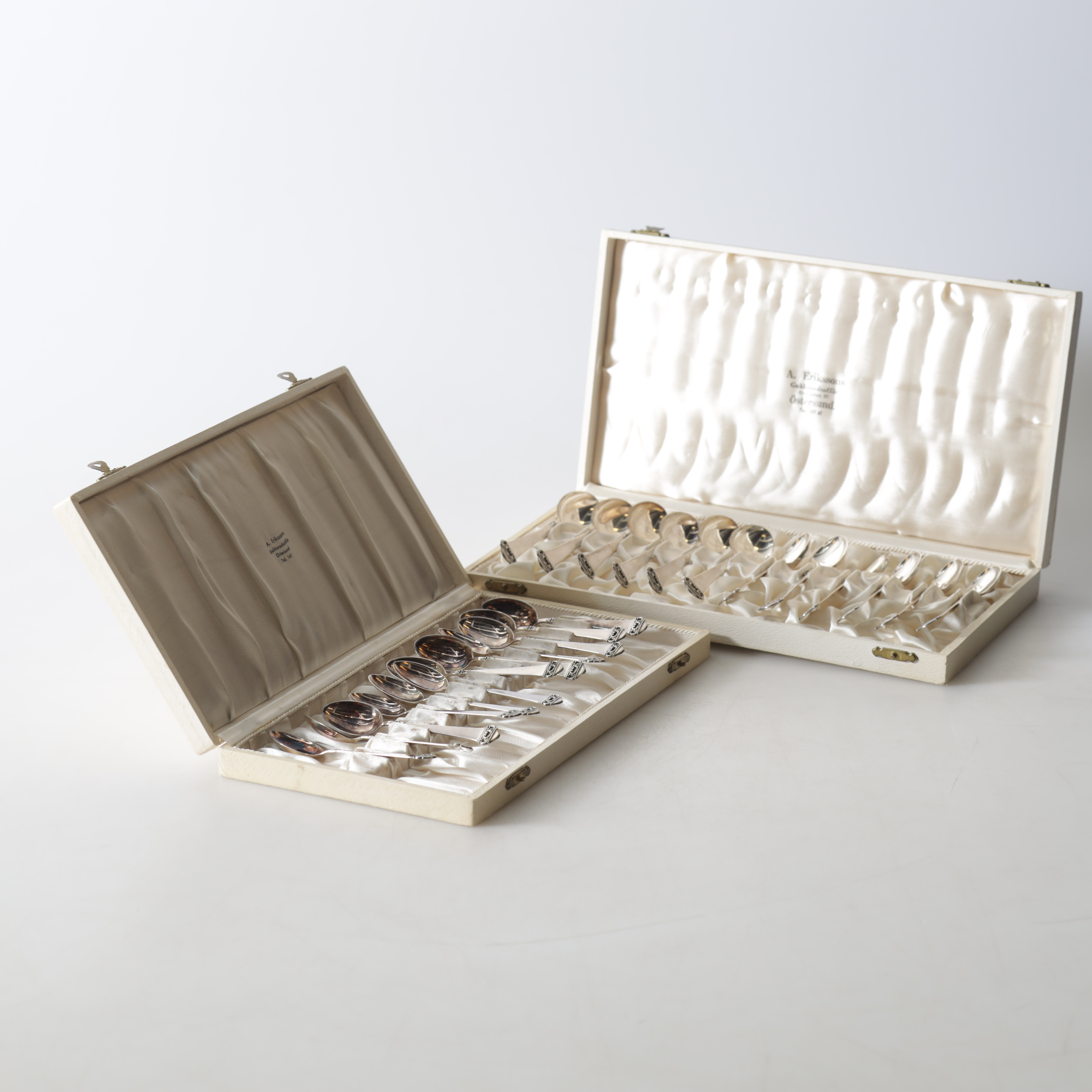 KAFFESKEDAR, samt mockaskedar, 24 delar, silver, Norge. Totalvikt 240 gram.