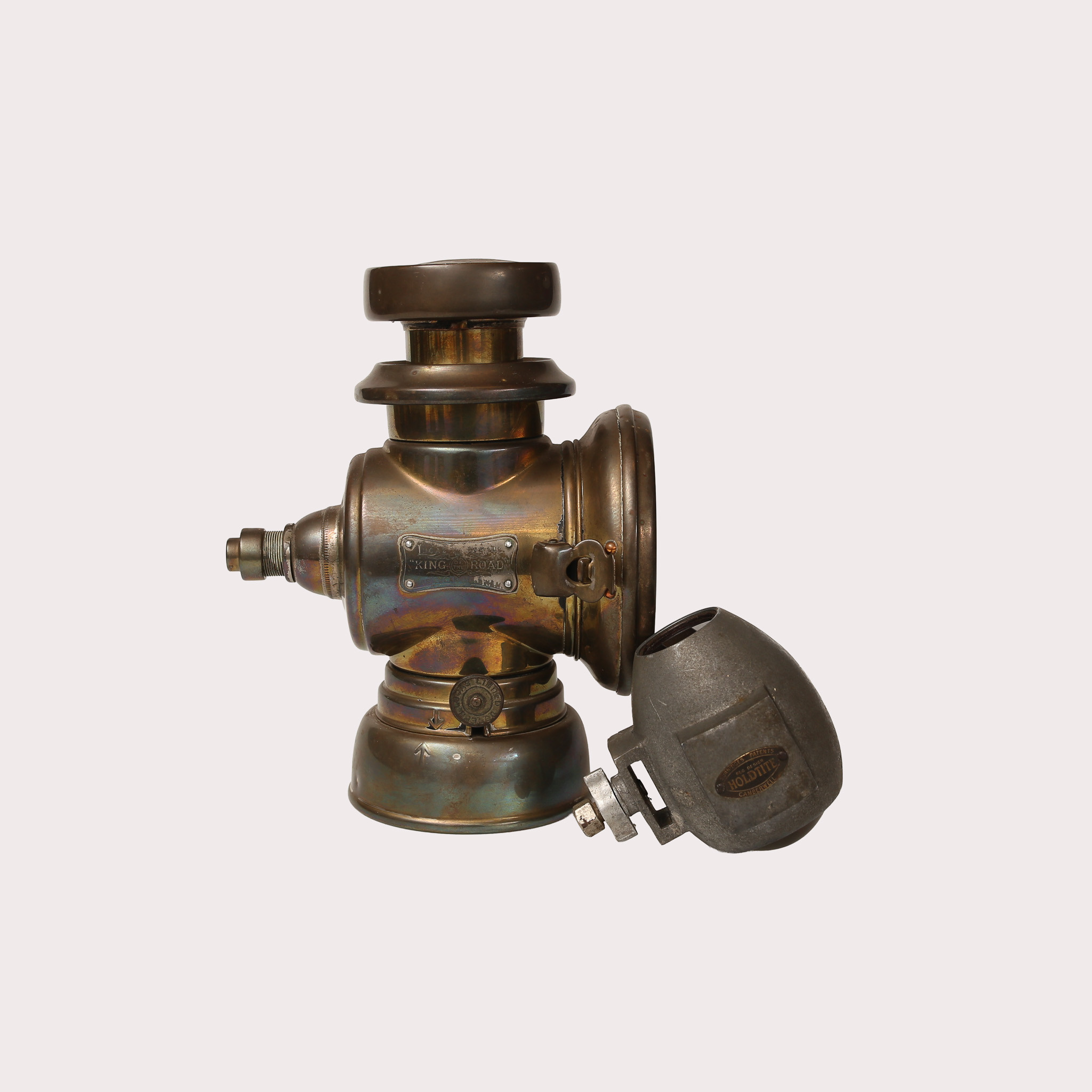 BILBELYSNING, Karbidbelysning för bil tidigt 1900-tal.