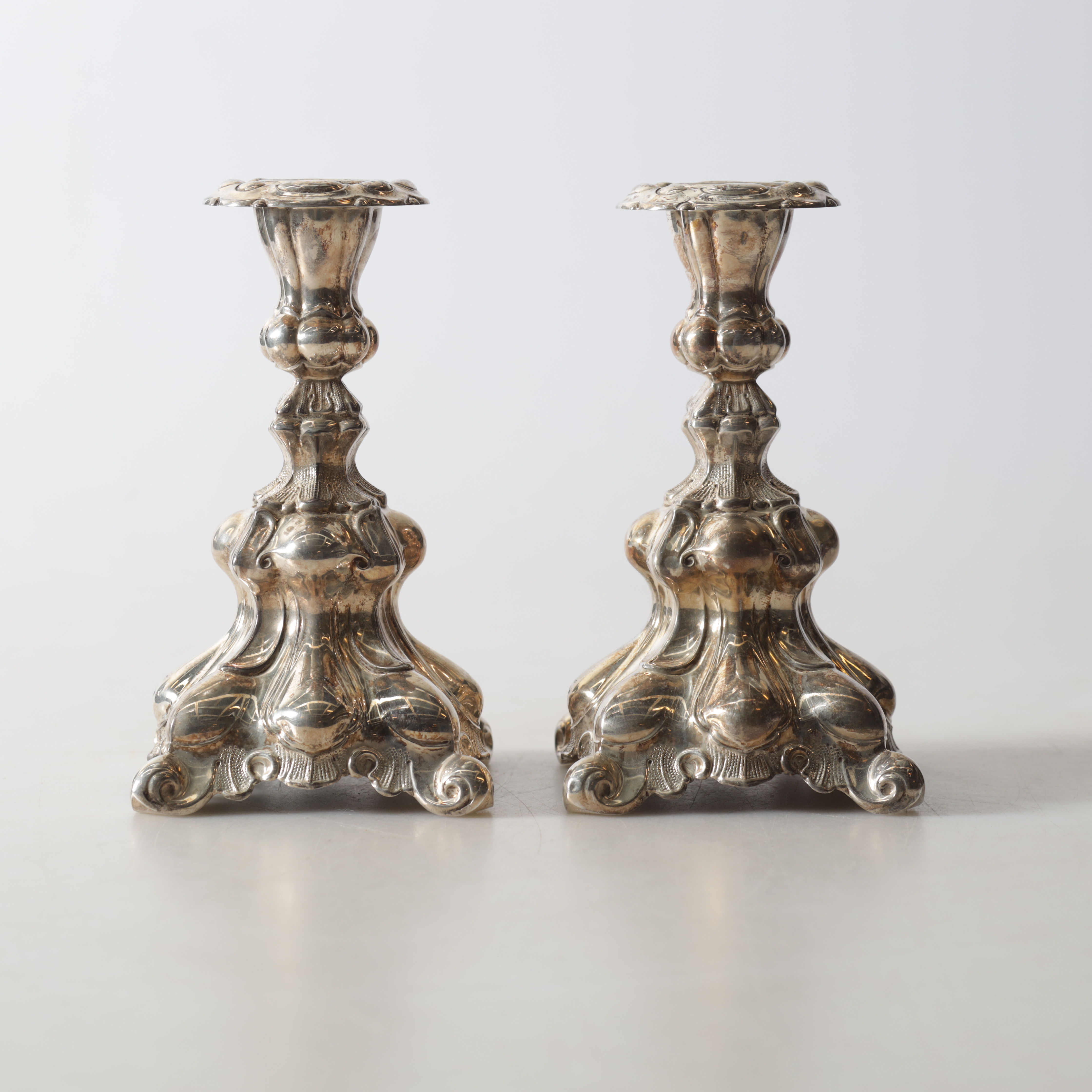 LJUSSTAKAR, ett par, silver, barockstil, 1900-tal.