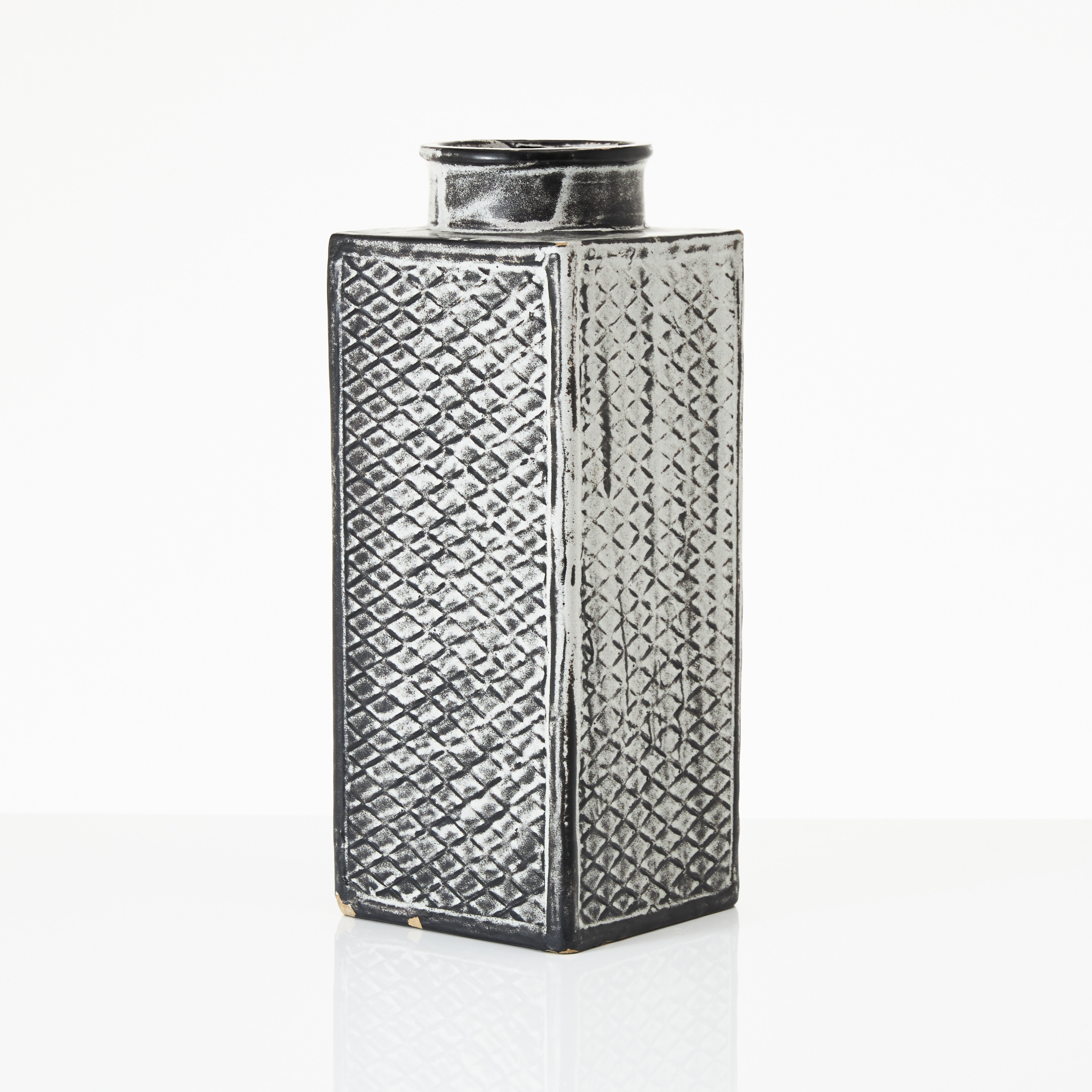 SVEND HAMMERSHØI. TILLSKRIVEN. Vas, Herman Kähler, Danmark 1900-tal, glaserat lergods.