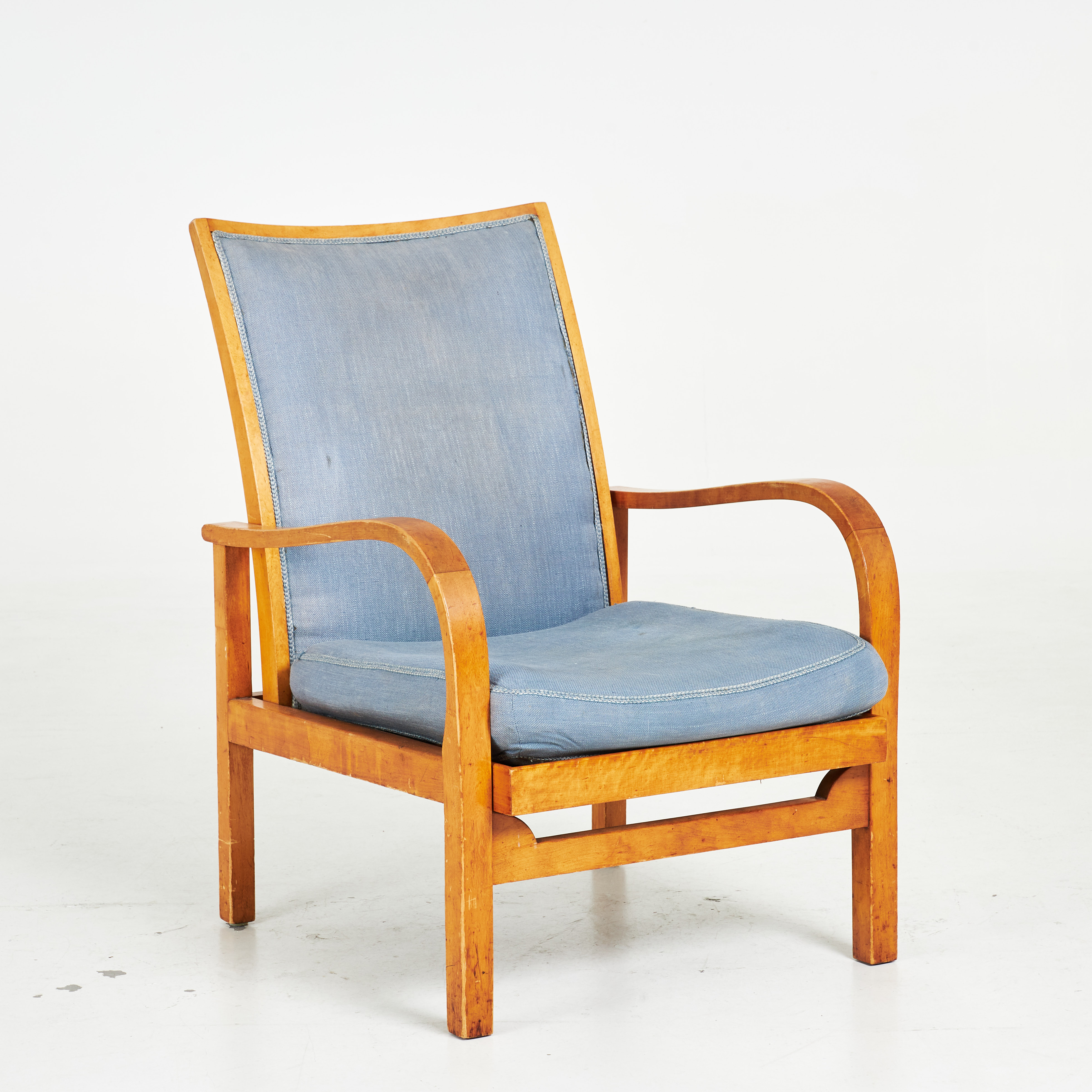 FÅTÖLJ, ca 1940-tal, björk, skjutbar sits, textilklädsel.